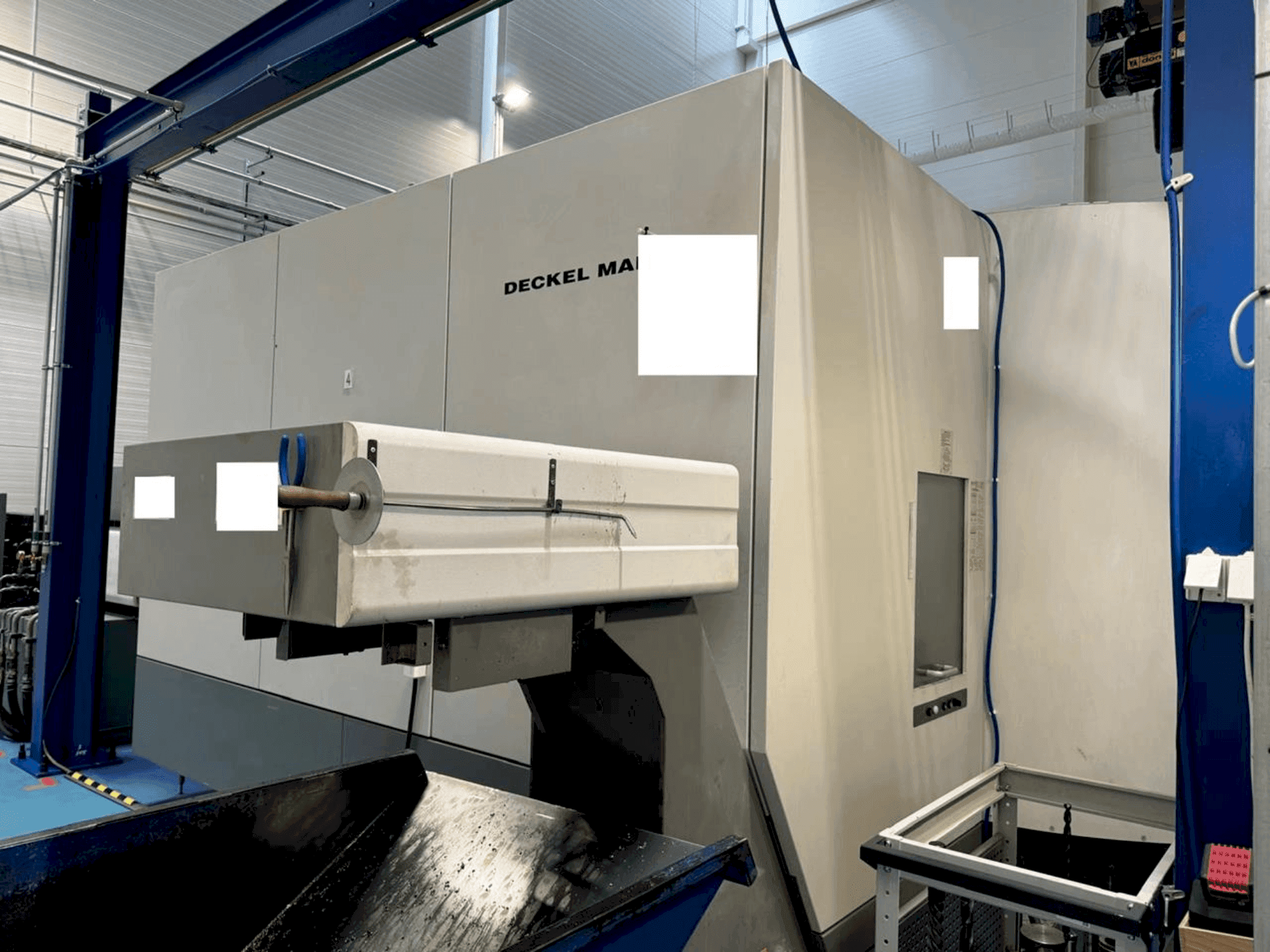 Vista frontale della macchina DMG MORI DMC 125 FD duoBLOCK