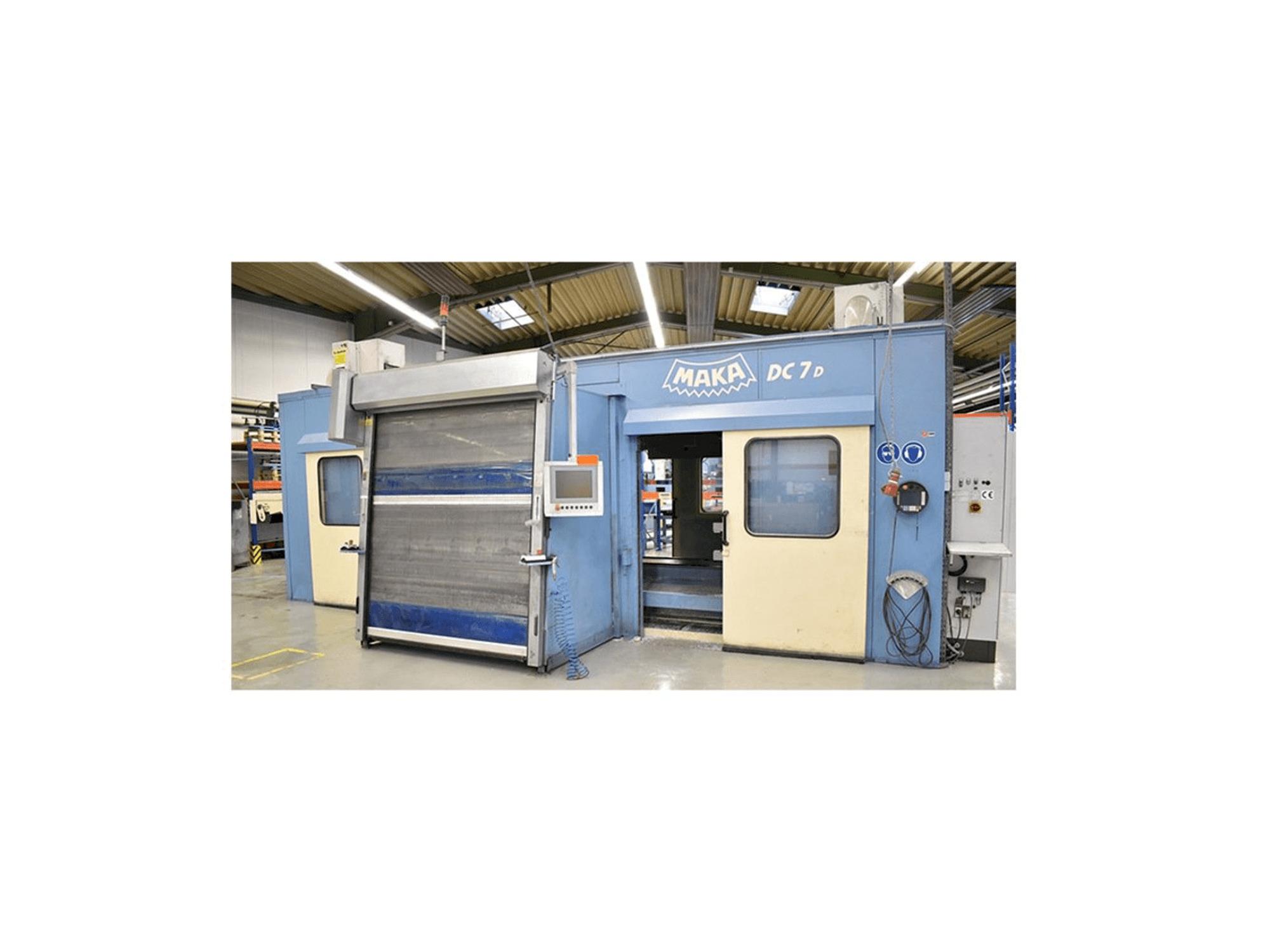 Vista frontale della macchina MAKA DC 7 D