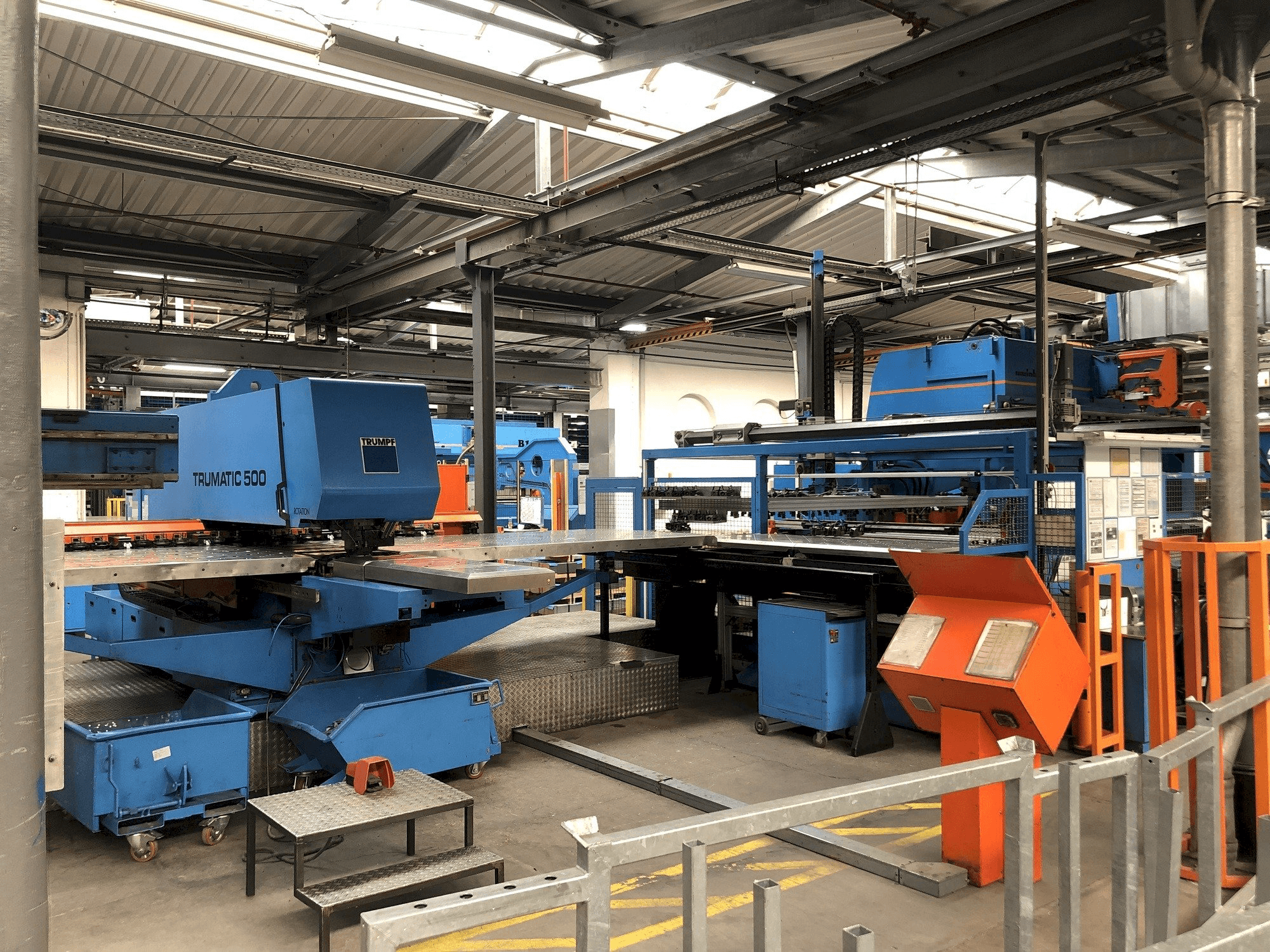 Vista frontale della macchina Trumpf TC 500