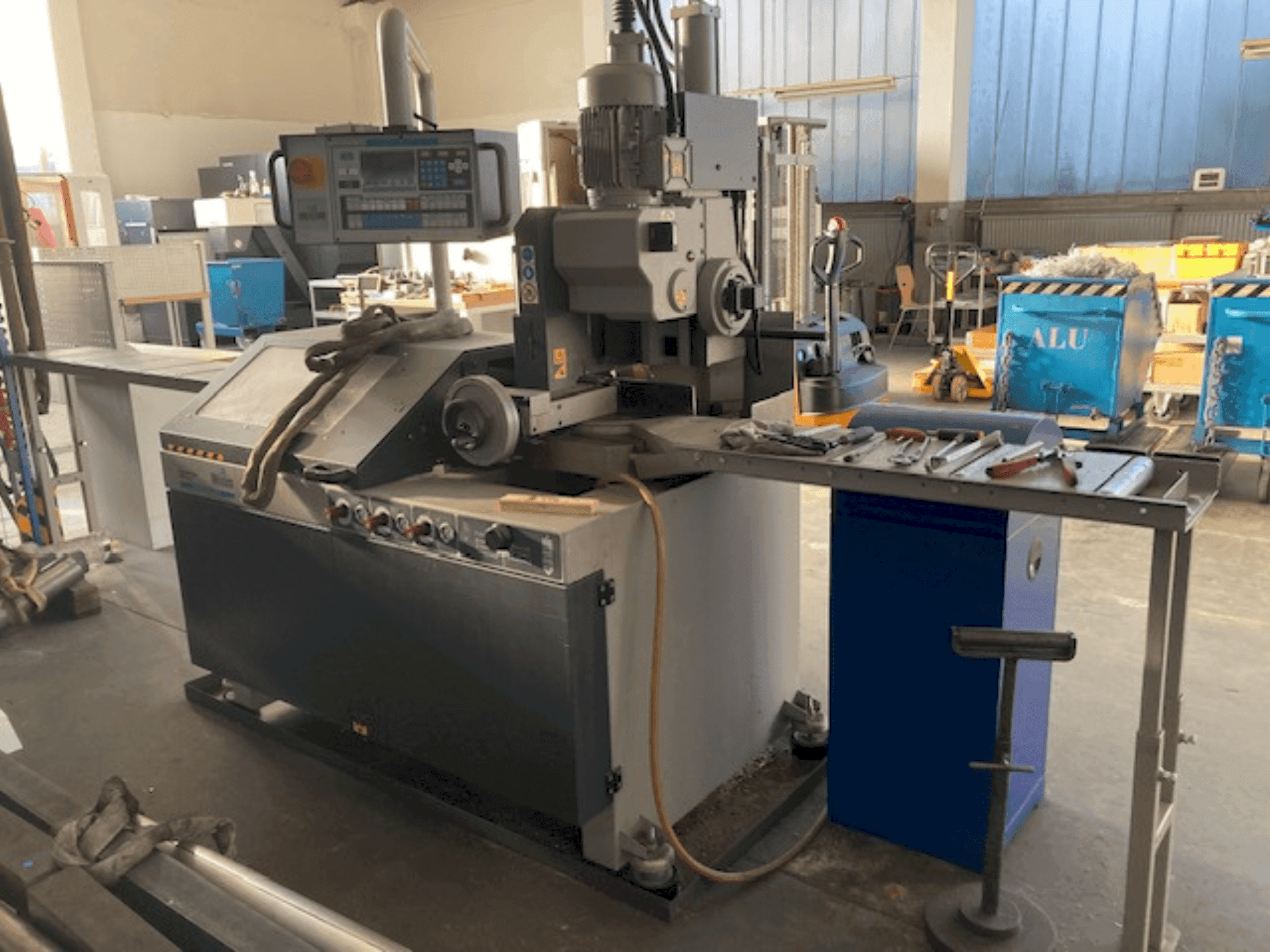 Vista frontale della macchina BERG & SCHMID VKS 370 VA