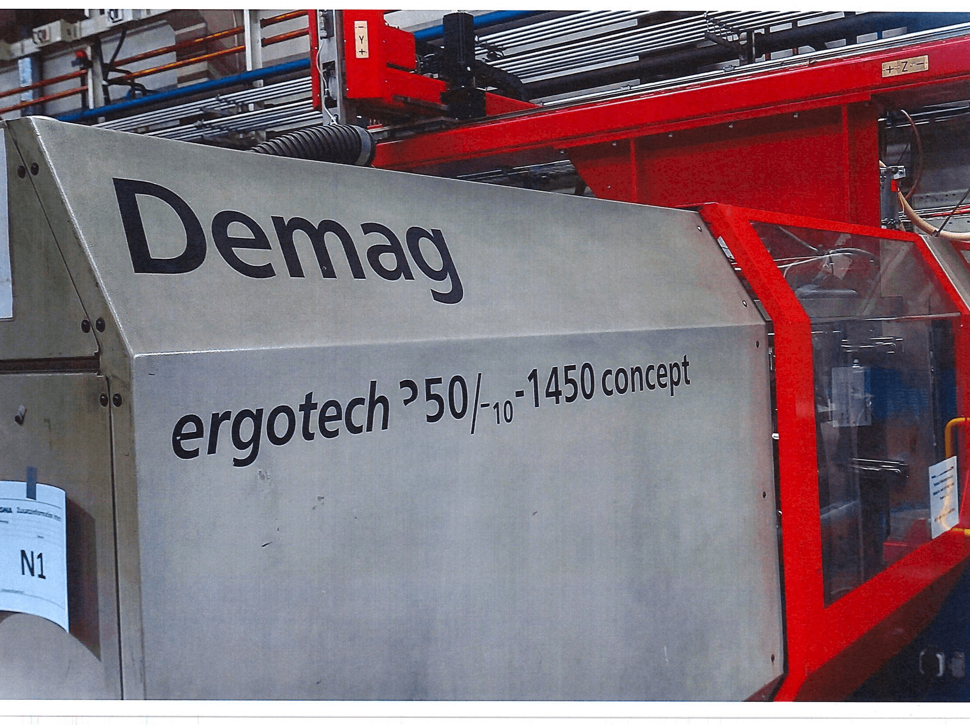 Vista frontale della macchina DEMAG ergotech 350/710-1450 concept