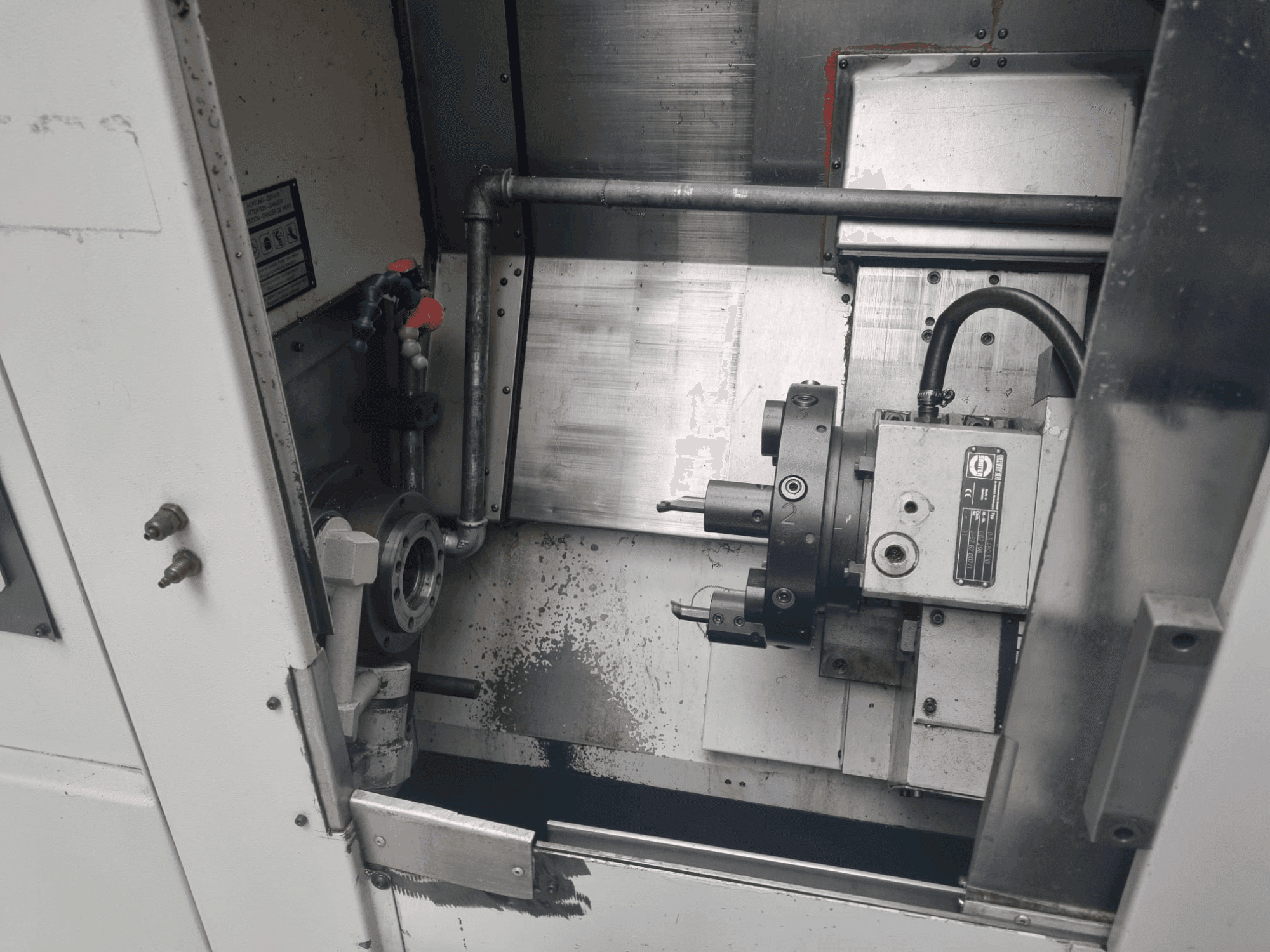 Vista frontale della macchina SPINNER TC-32MC