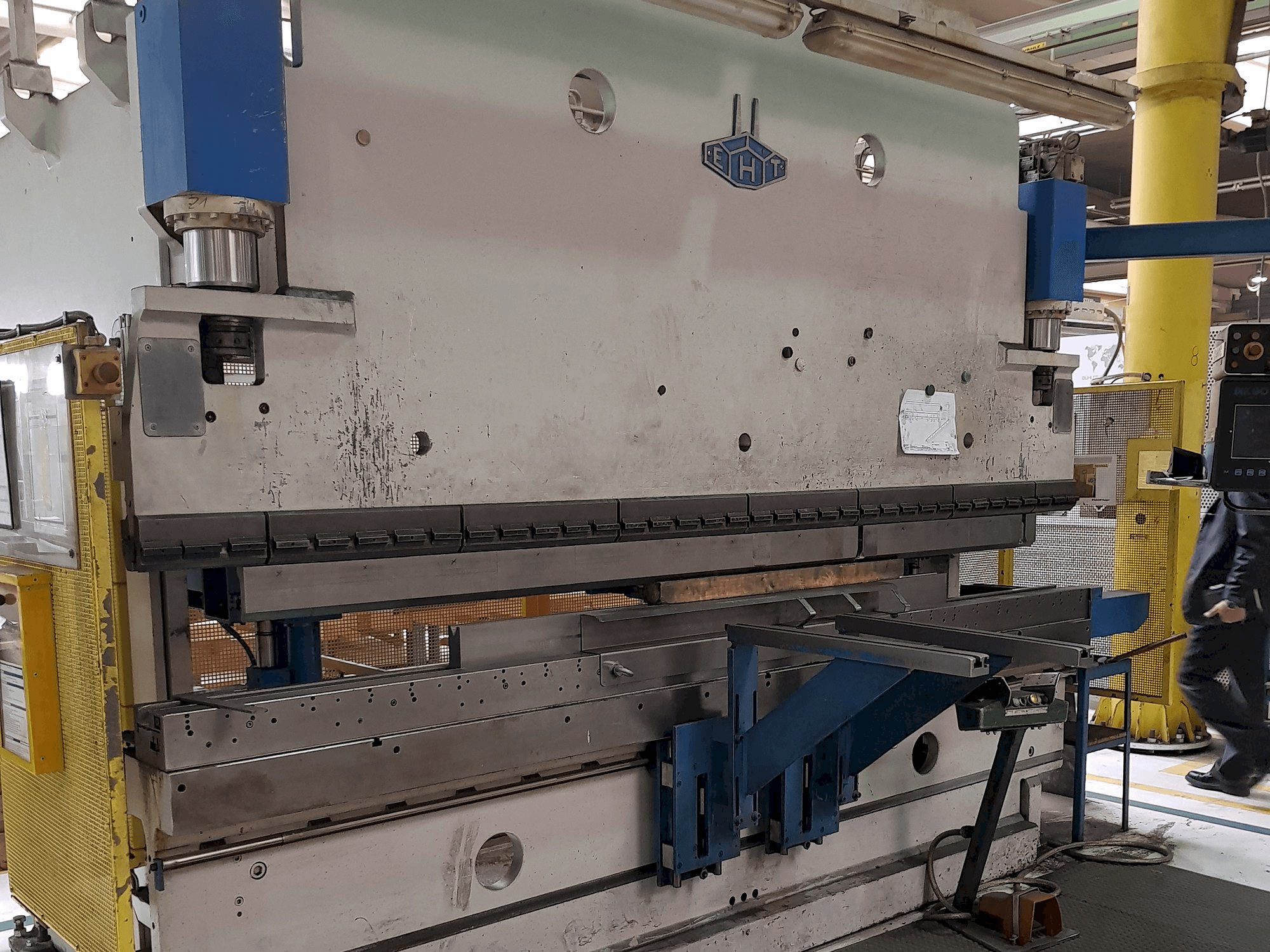 Vista laterale sinistra della macchina EHT EHPS 11-35