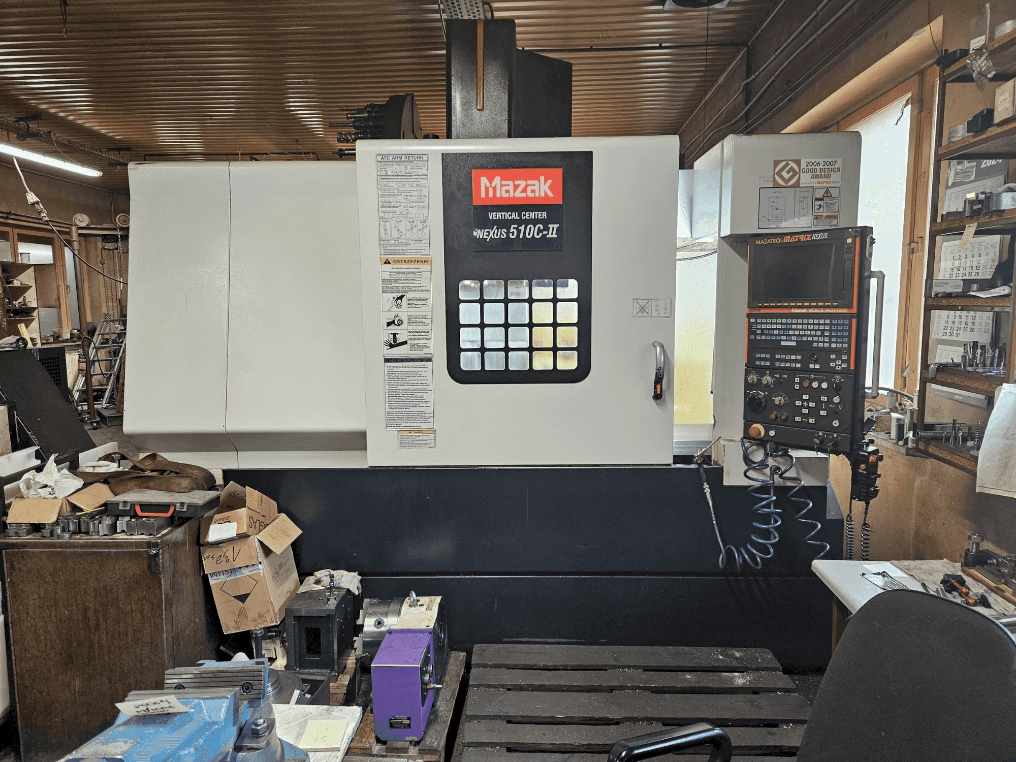 Vista frontale della macchina Mazak NEXUS VCN 510C-II