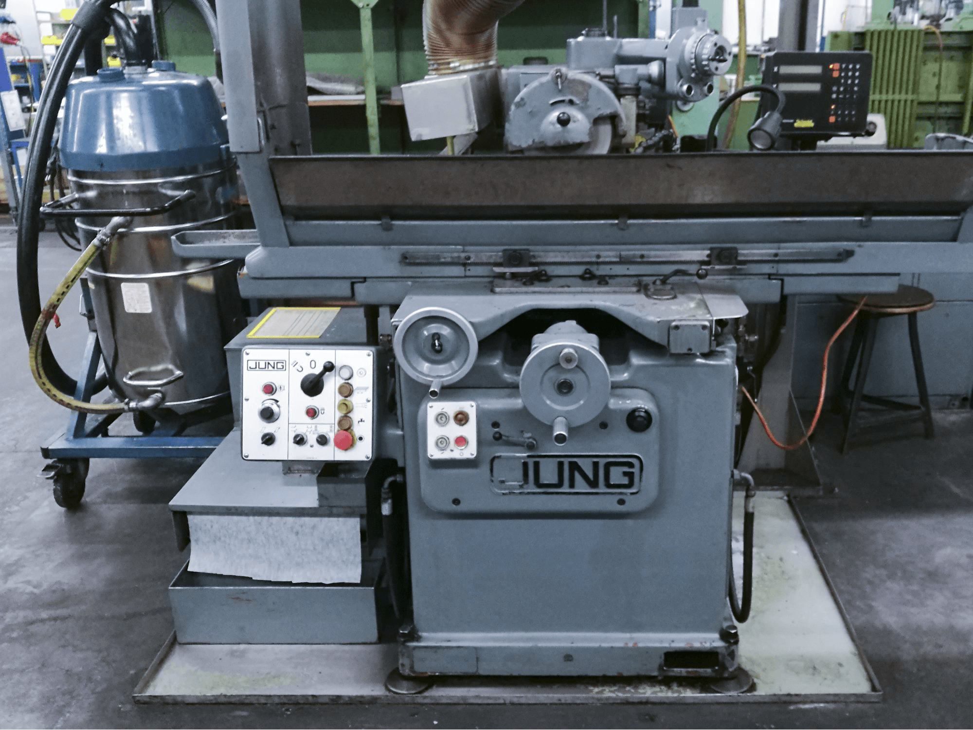 Vista frontale 1 della macchina JUNG HF 50 RD