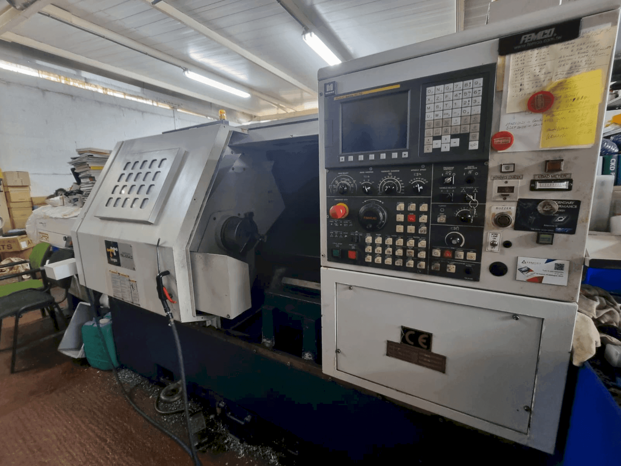 Vista frontale della macchina Tongtai TNL-100 AL