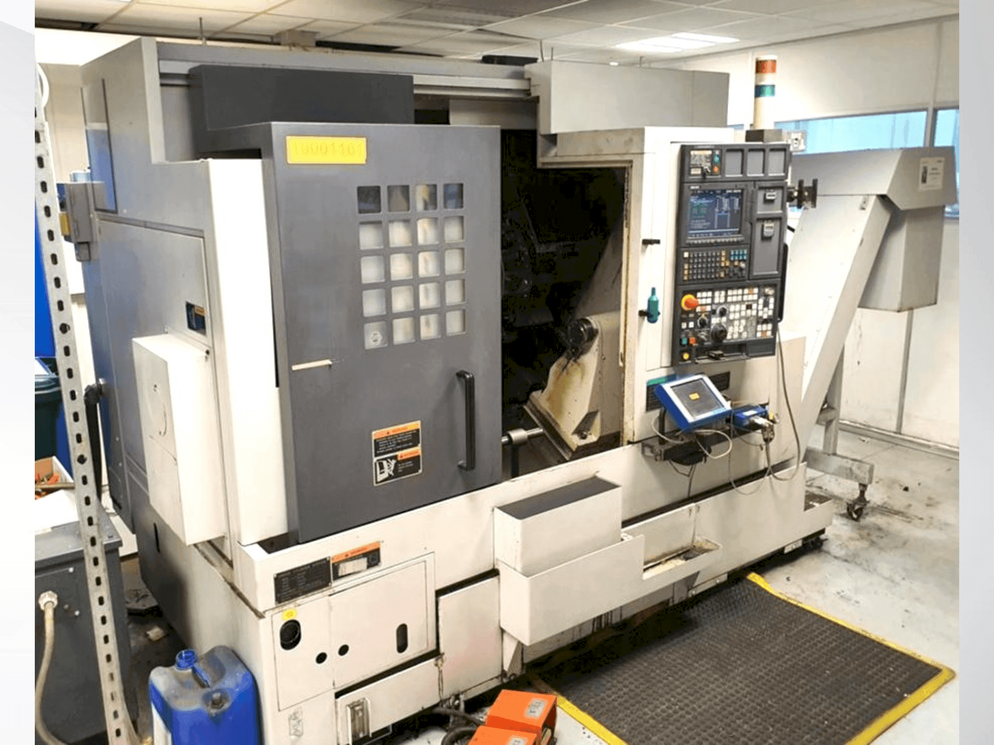 Vista frontale della macchina MORI SEIKI 2009