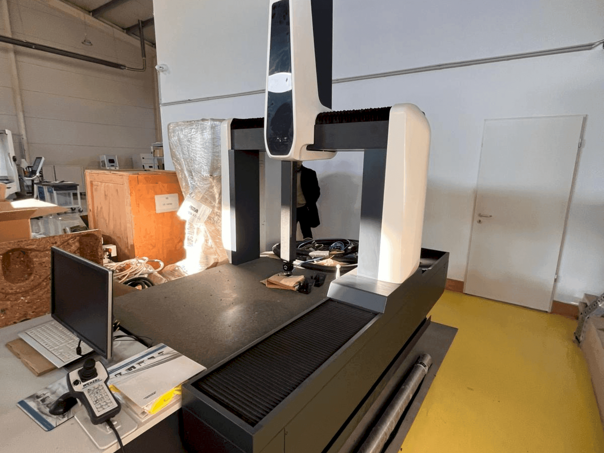 Vista frontale della macchina Wenzel LH 87