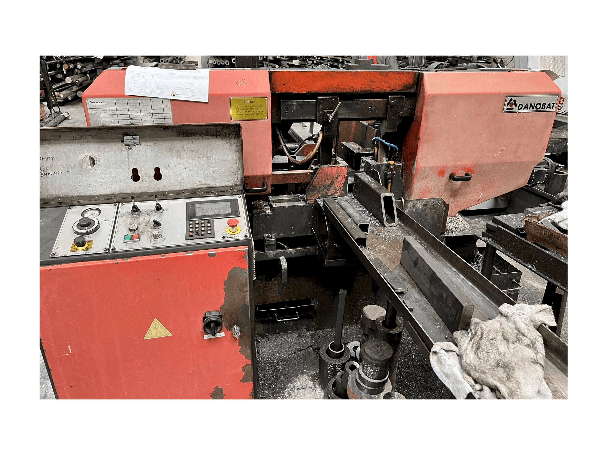 Vista frontale della macchina DANOBAT CR 260 AF CN