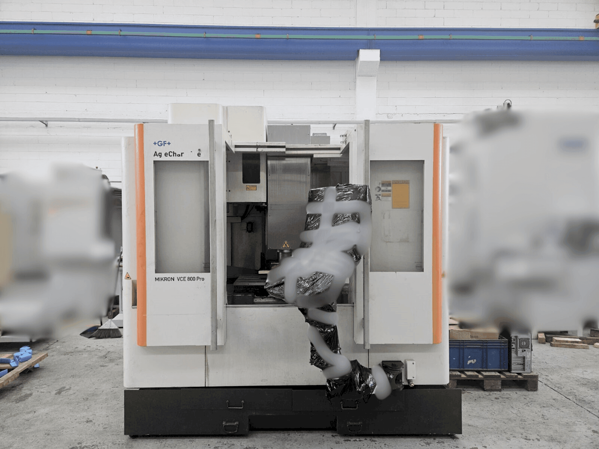 Vista frontale della macchina +GF+ AGIE CHARMILLES VCE 800 PRO