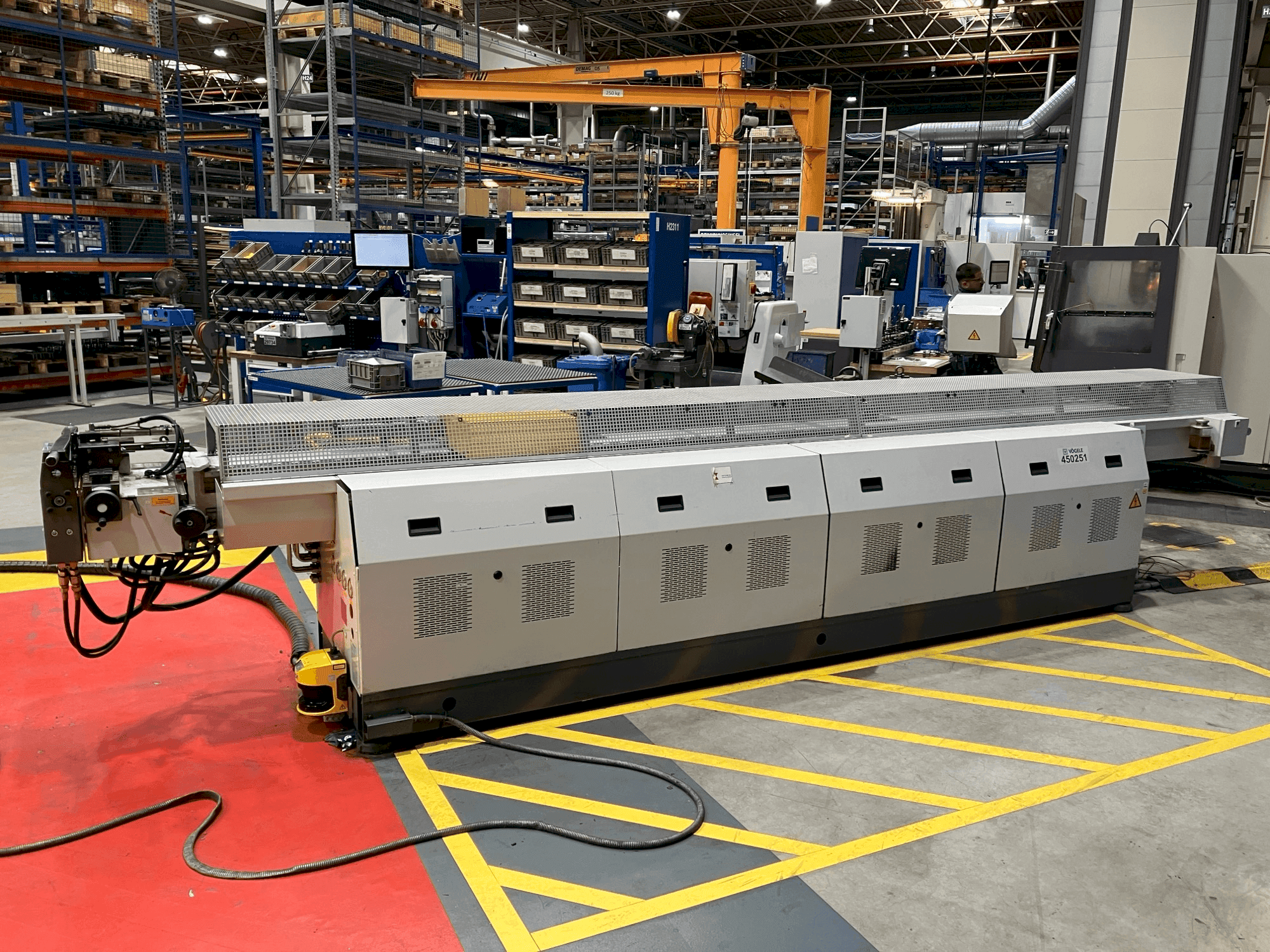 Vista frontale della macchina TRACTO-TECHNIK Tubotron 30 CNC