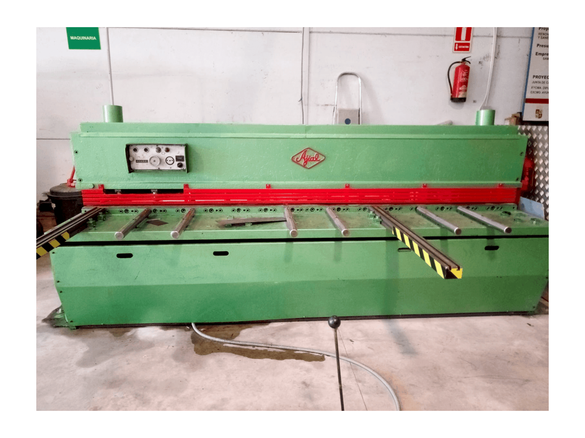 Vista frontale della macchina Ajial 630 CA