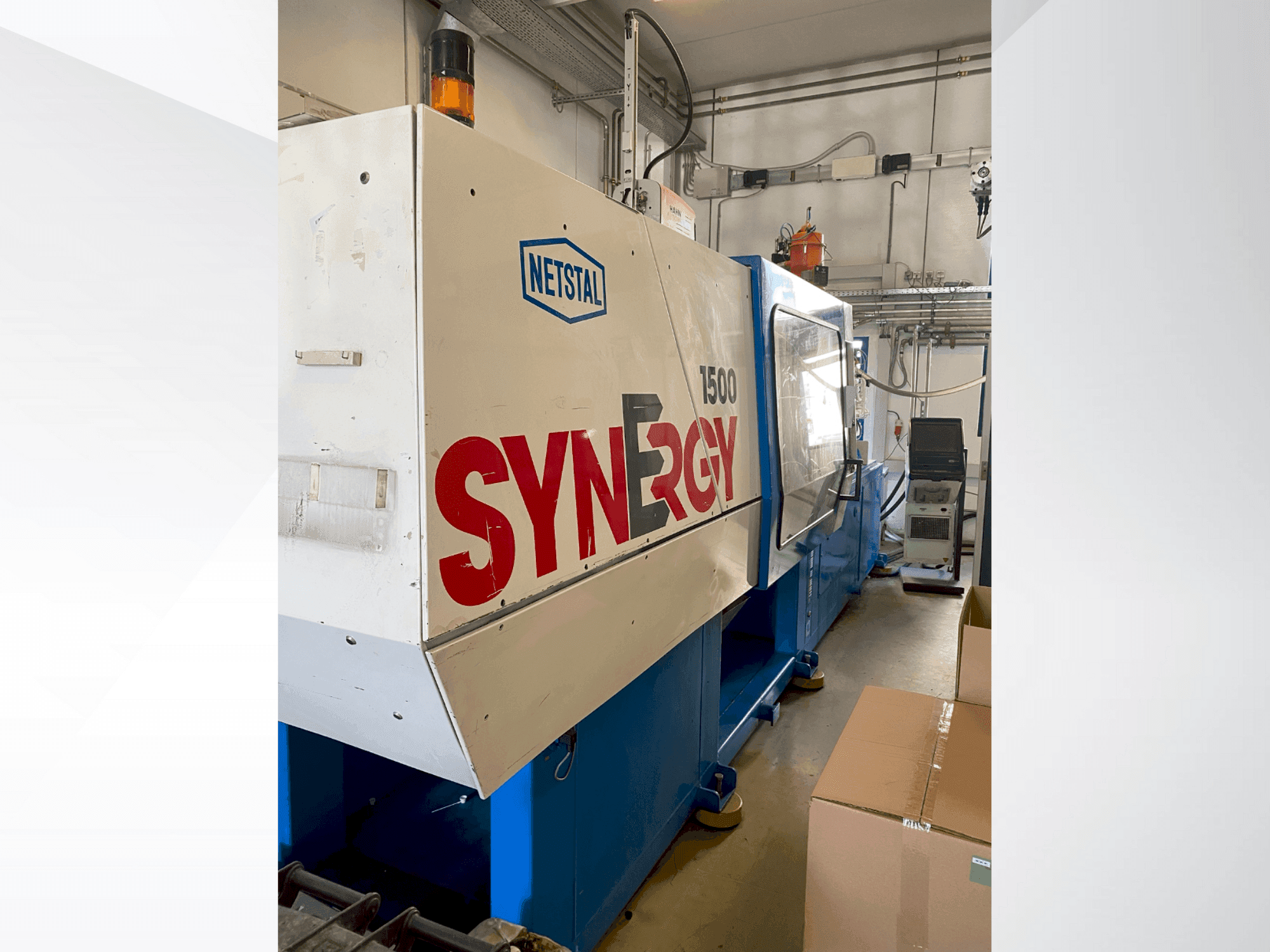 Vista frontale della macchina Netstal S-1500-900