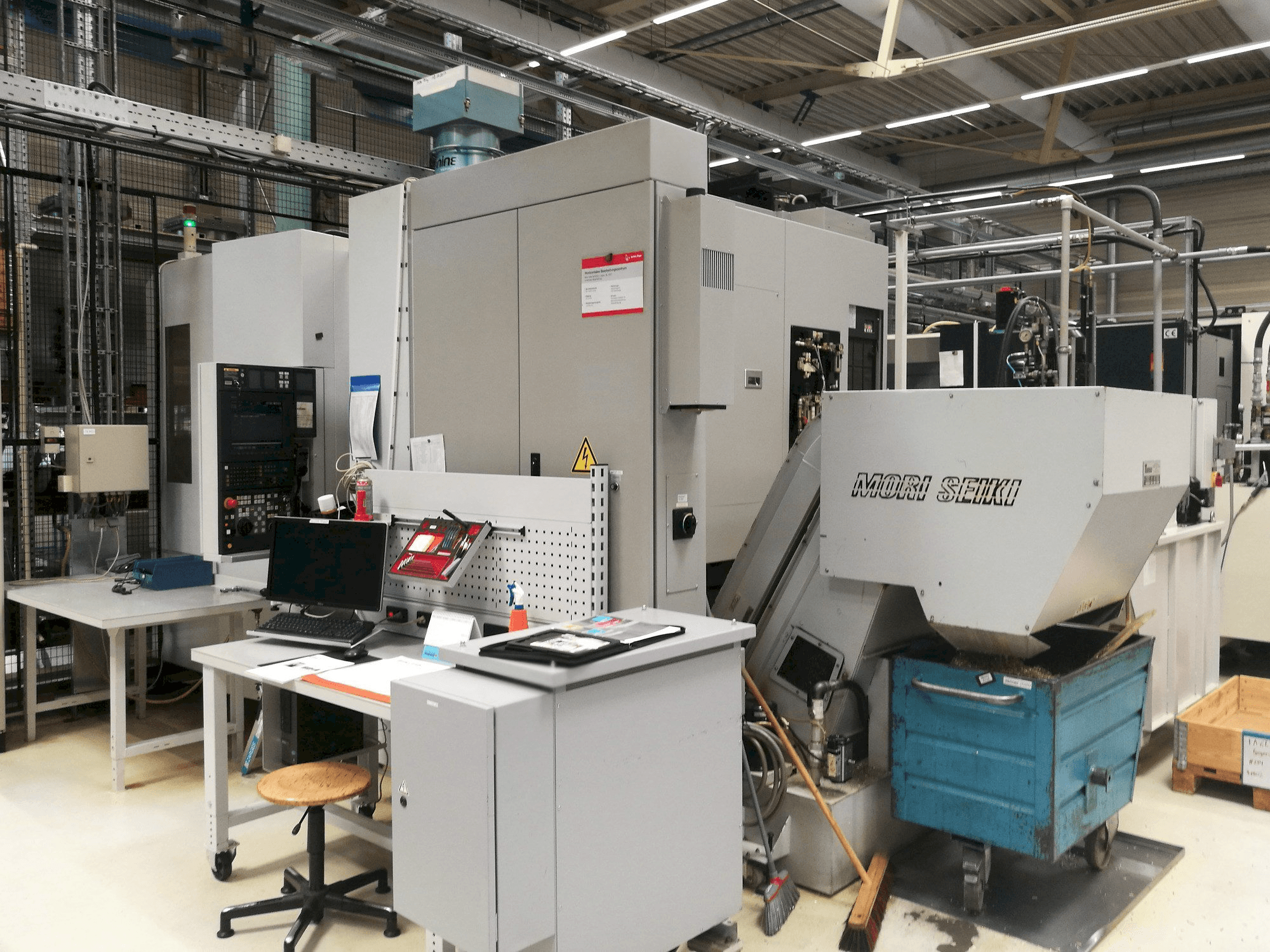 Vista frontale della macchina MORI SEIKI NH 5000