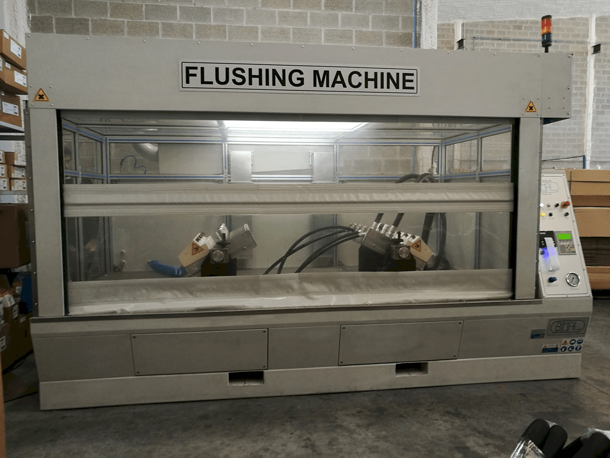 Vista frontale della macchina BIMAL Flush 4