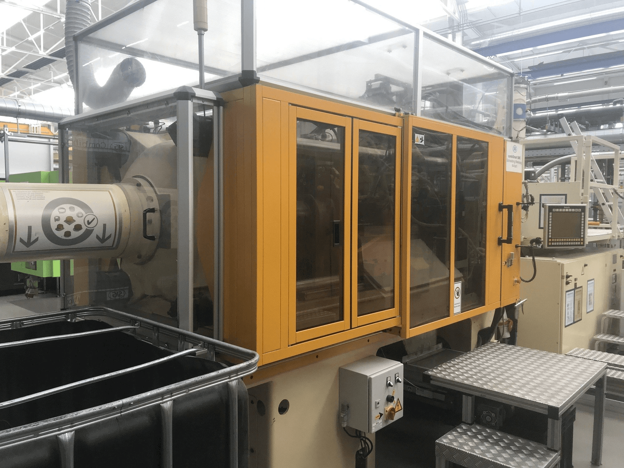 Vista frontale della macchina Husky H225 RS 45/38