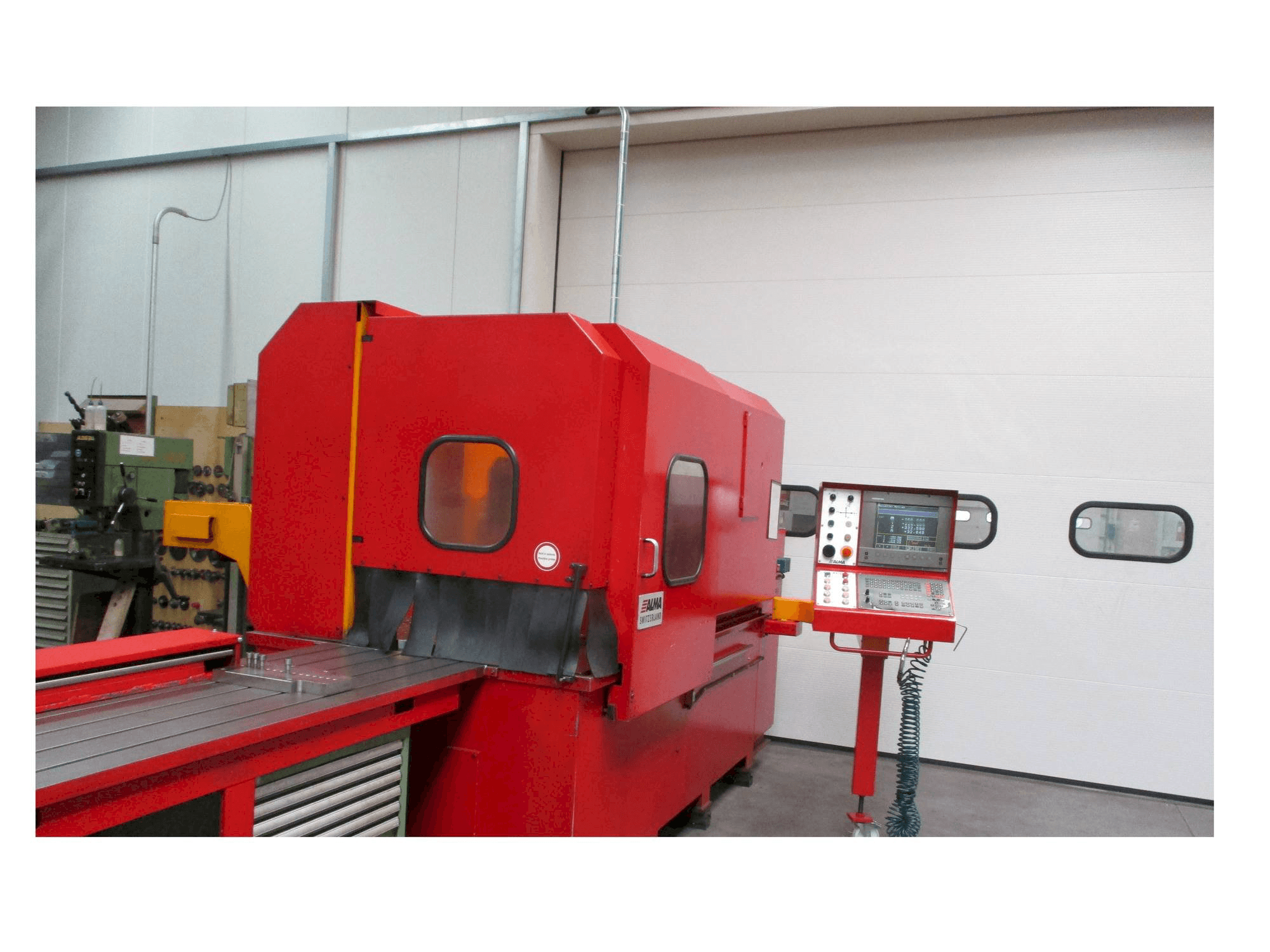 Vista frontale della macchina ALMA SWITZERLAND Alma Hbz-500