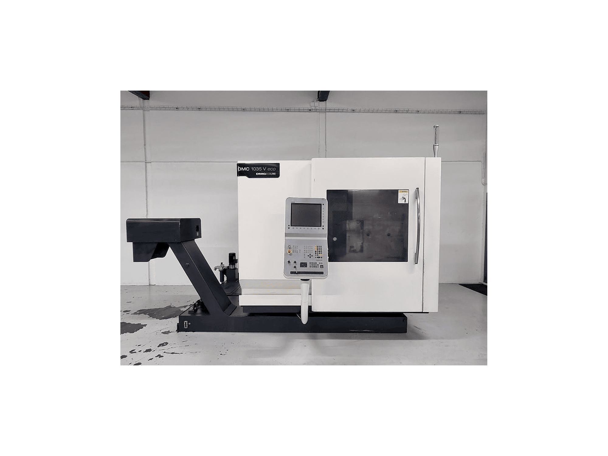 Vista frontale della macchina DMG MORI DMC 1035 V eco