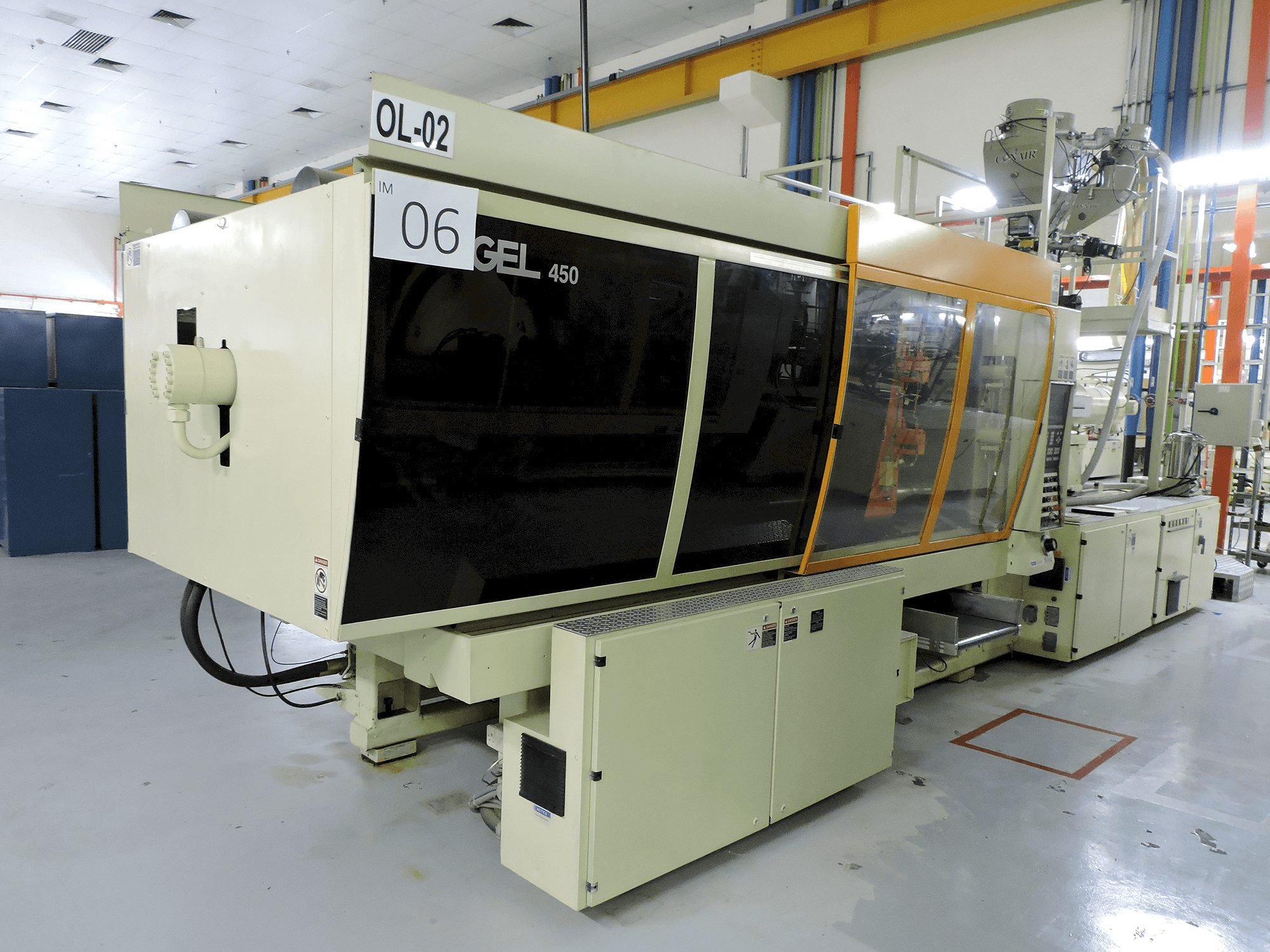 Vista lato sinistro della macchina ENGEL ES 600/450