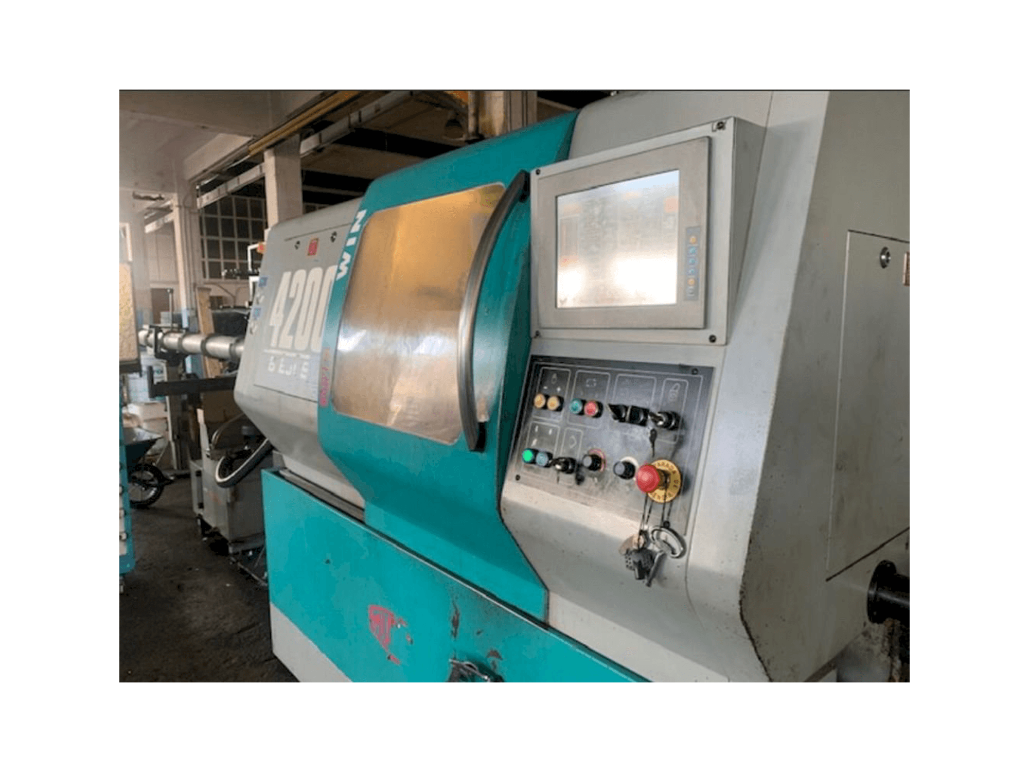 Vista frontale della macchina Mupem Win 4200