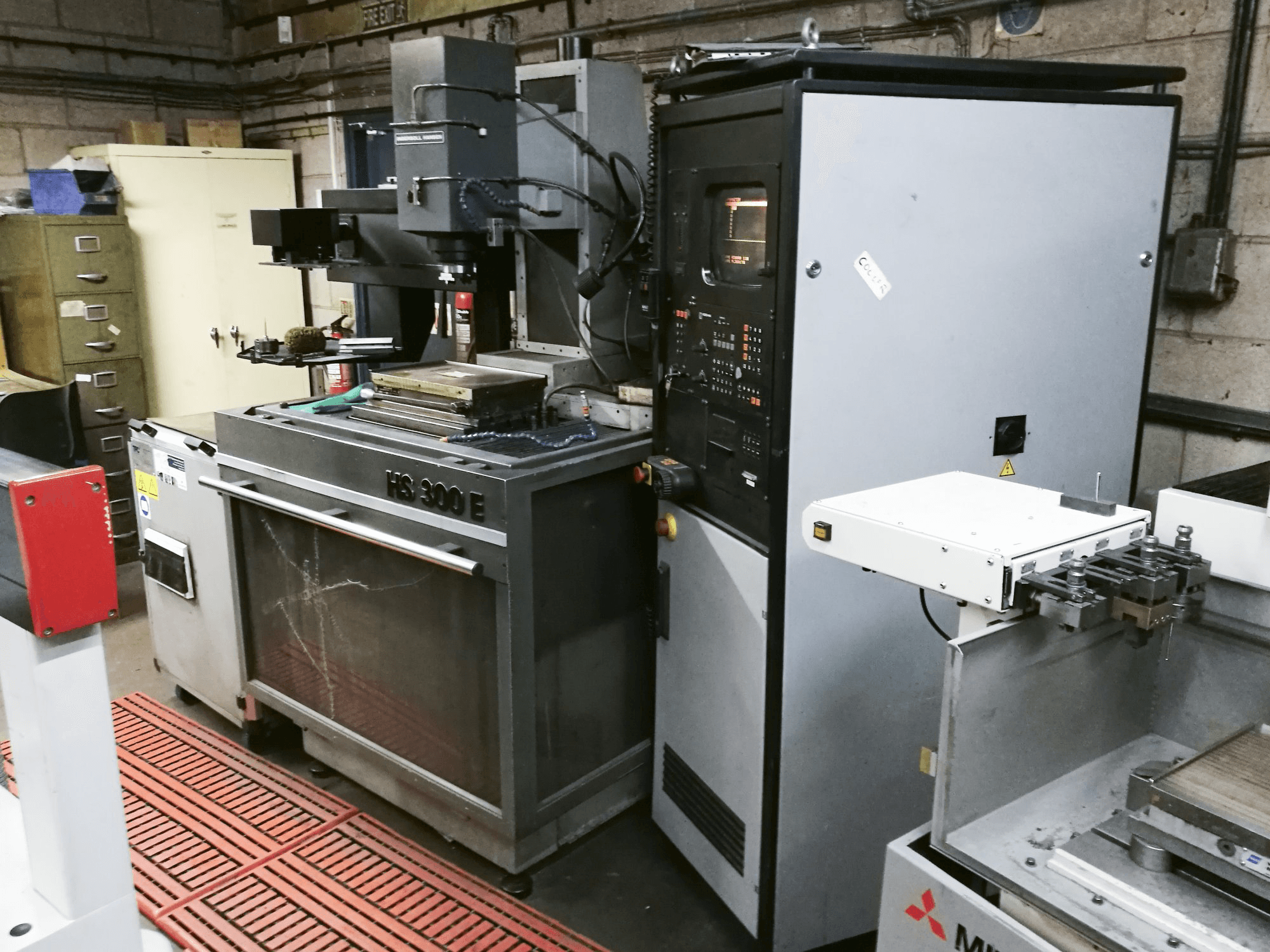 Vista lato destro della INGERSOLL HANSEN HS 300E macchina