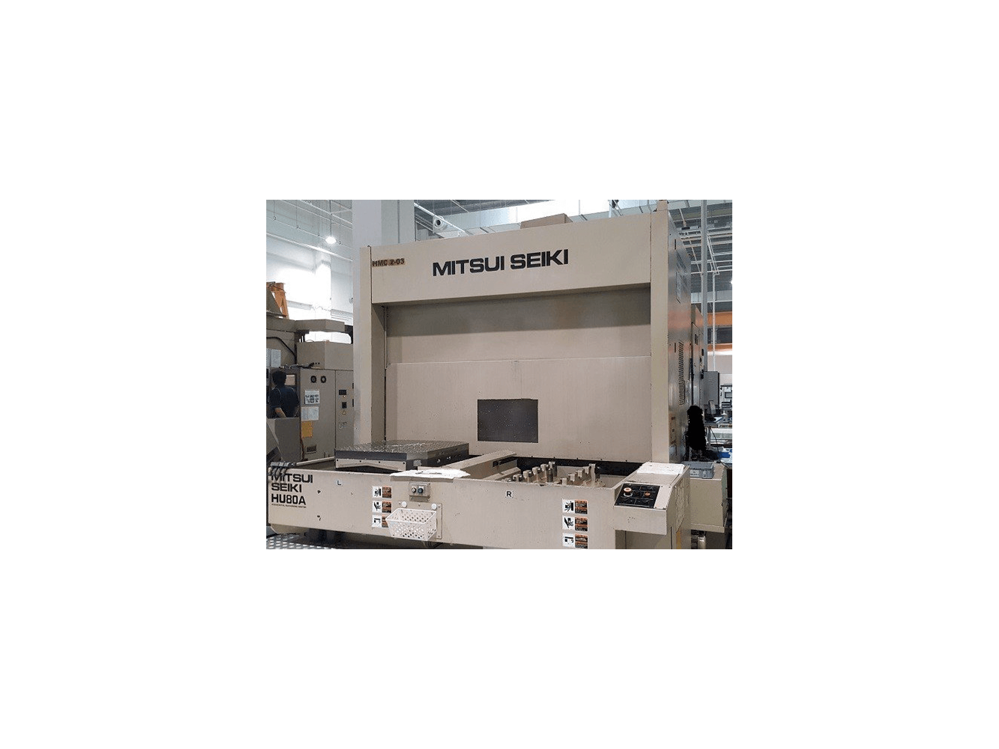 Vista frontale della macchina Mitsui Seiki HU80A