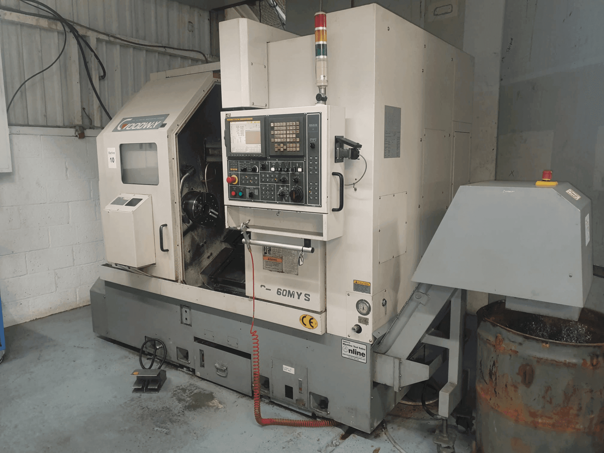 Vista frontale della macchina Goodway GS-260MYS
