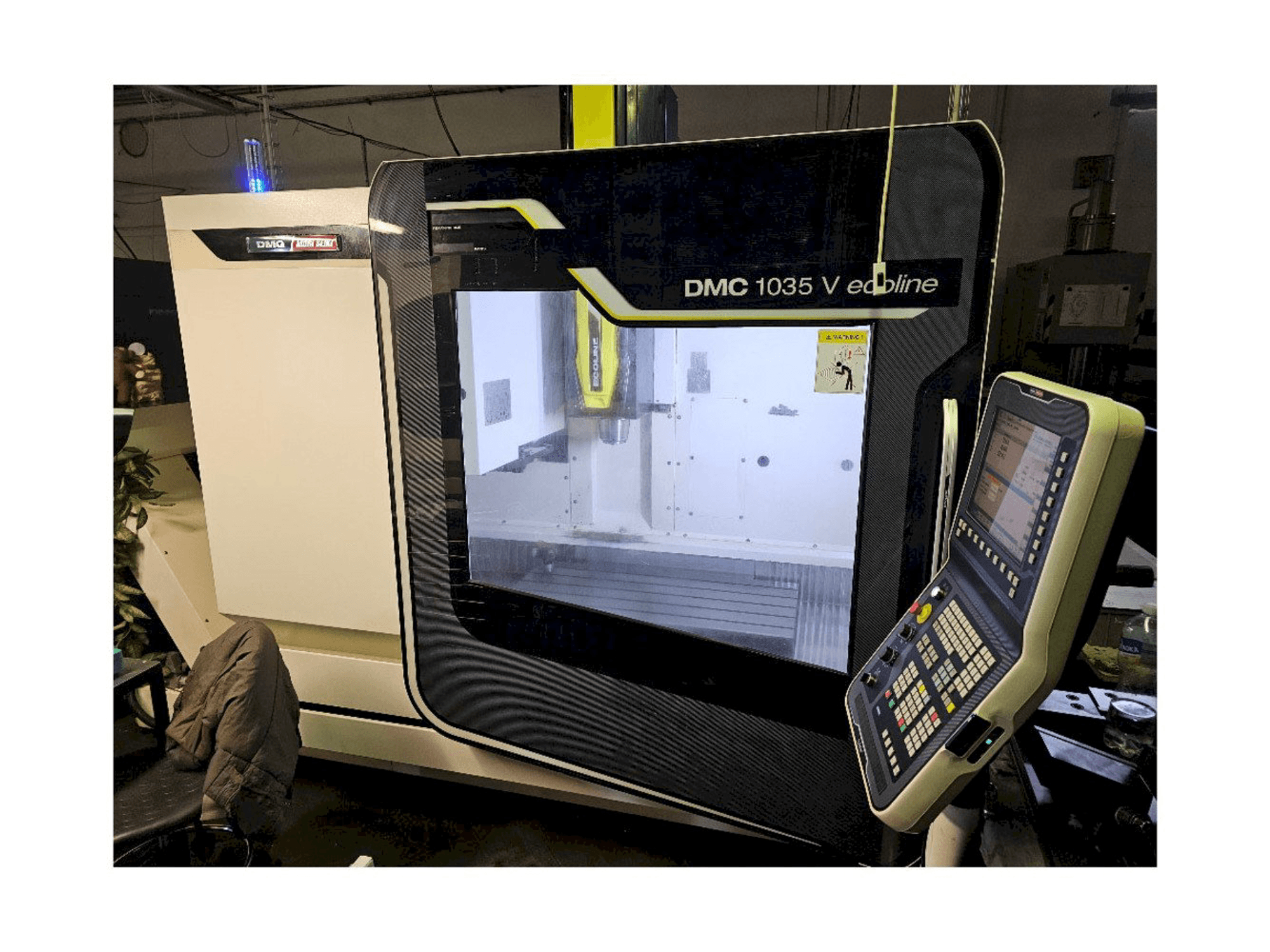 Vista frontale della macchina DMG DMC 1035 V ecoline