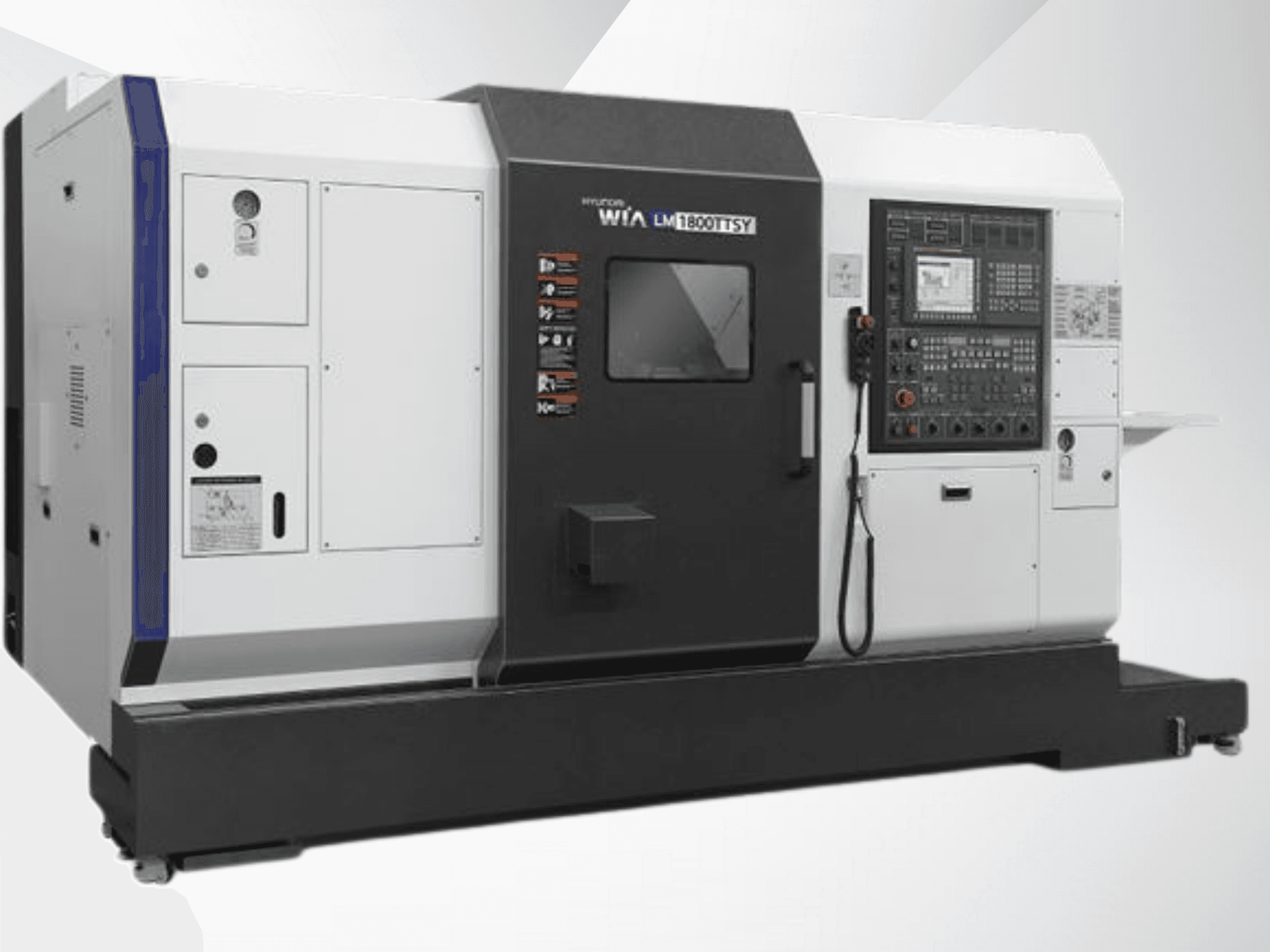 Tornio CNC Hyundai LM1800TTSY, vista frontale, con pannello di controllo, esterno in bianco e nero e pulsanti operativi.
