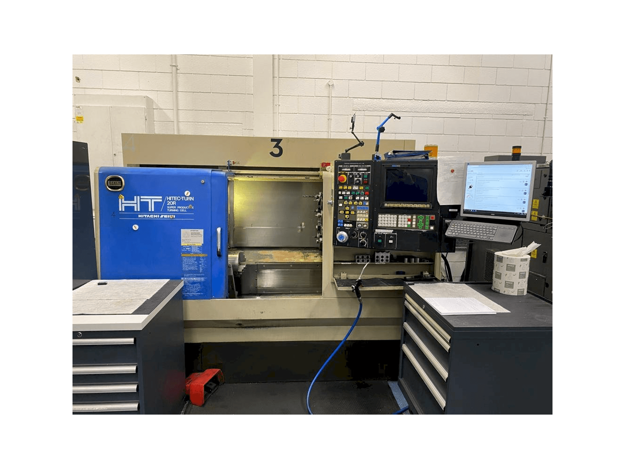 Vista frontale della macchina HITACHI SEIKI Hi Tech 20R