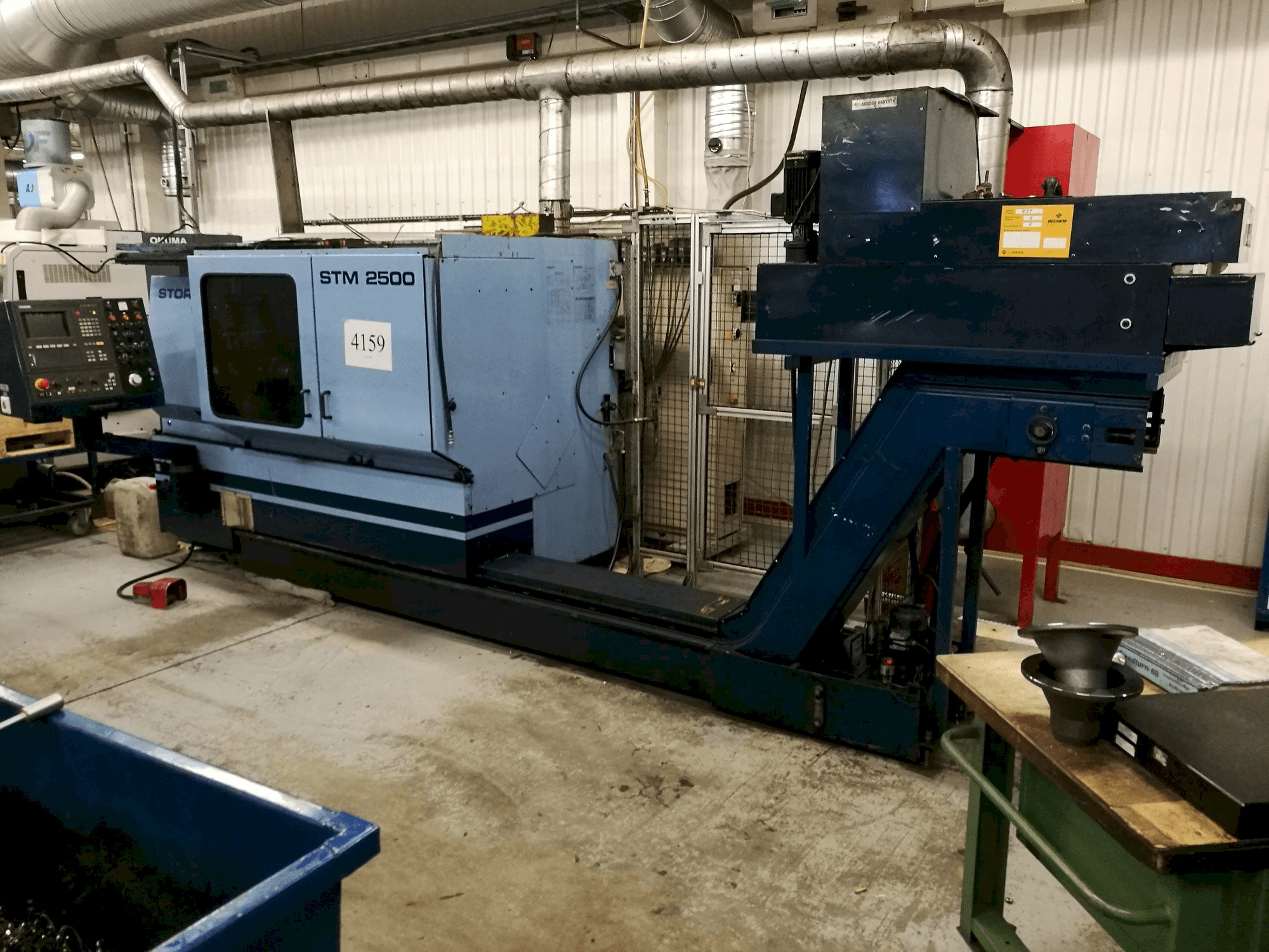 Vista frontale della macchina STOREBRO STM 2500