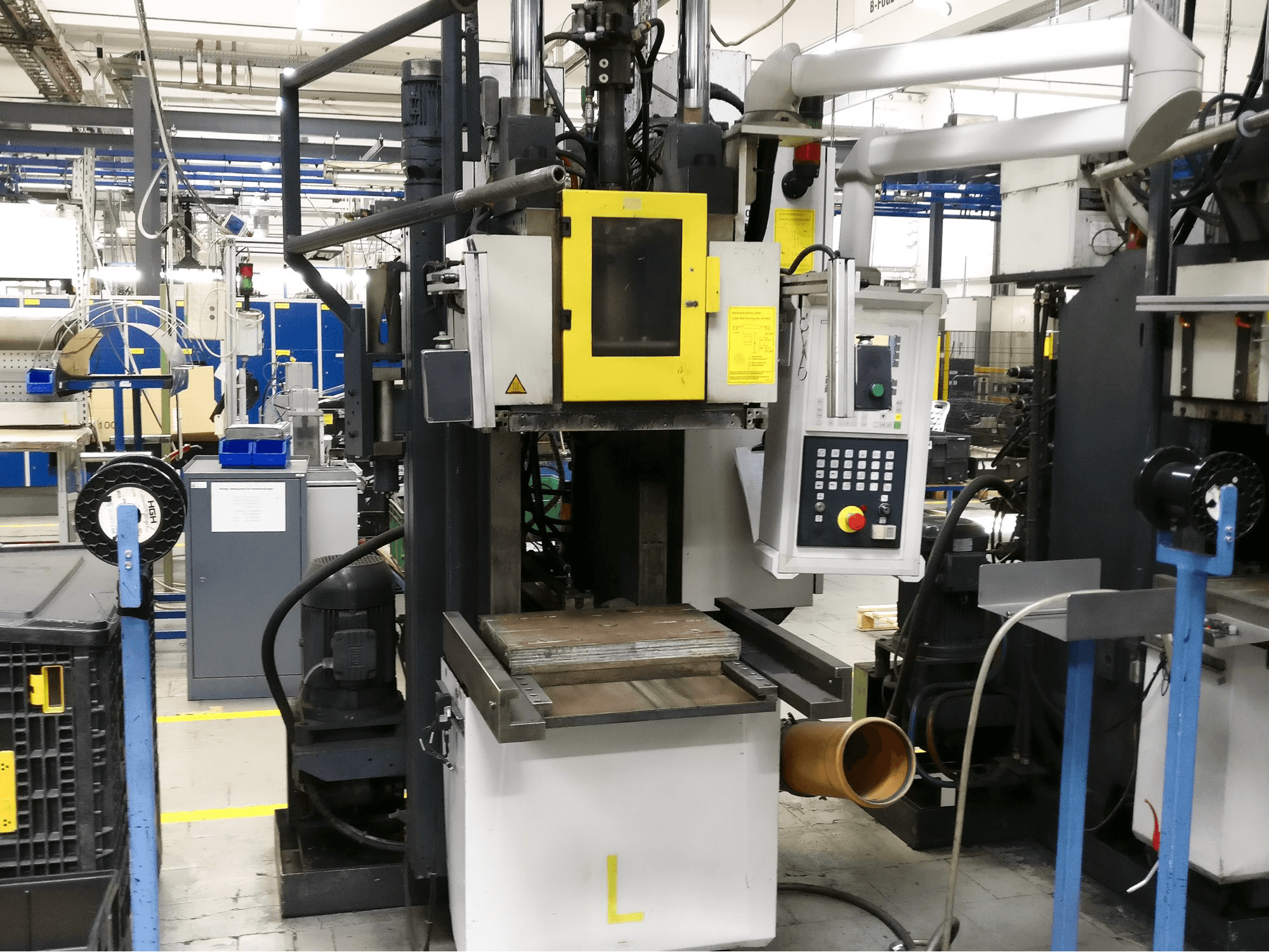 Vista frontale della macchina Kloeckner Desma 956.050 ZO