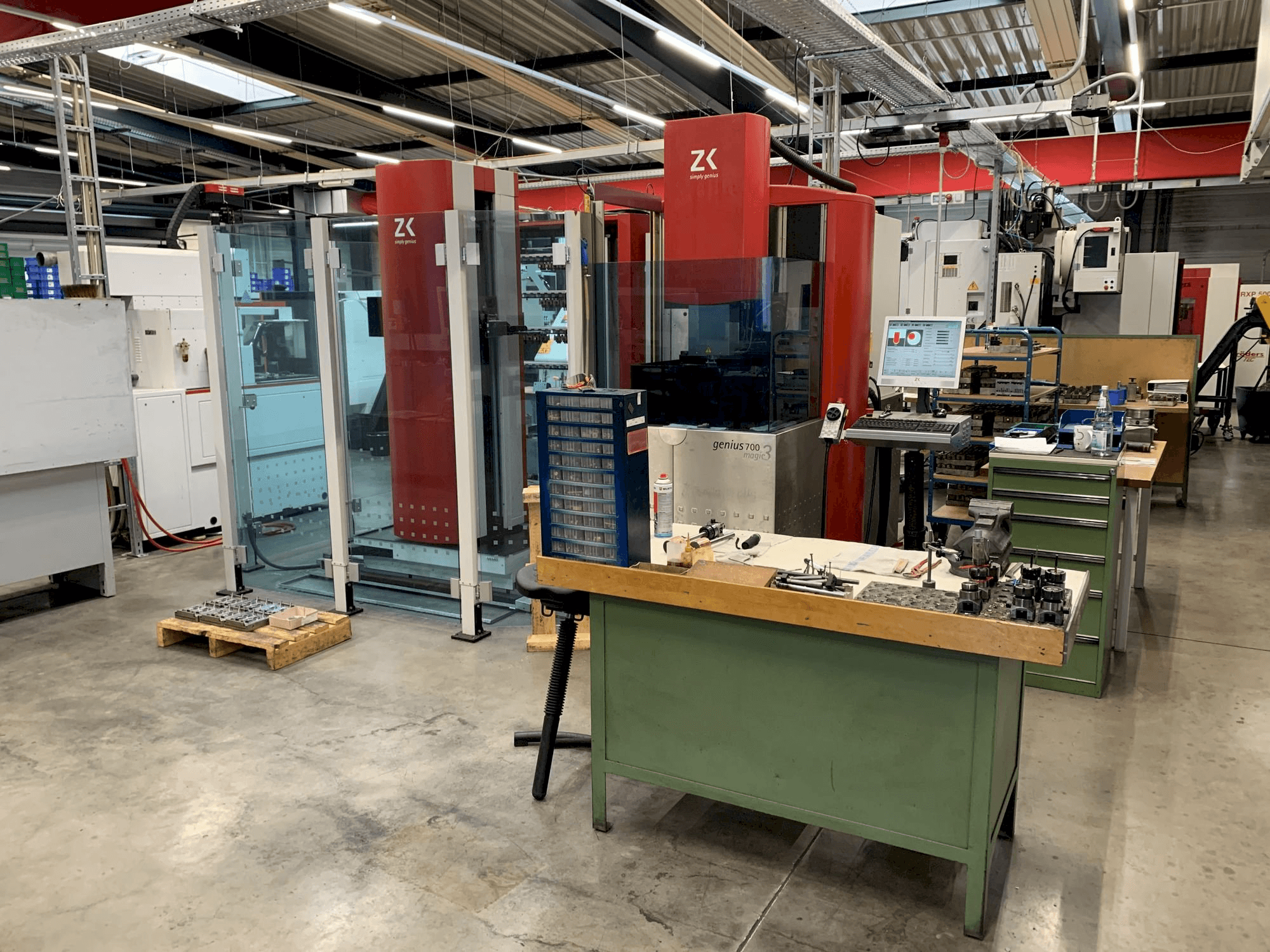 Vista frontale della macchina ZK genius 700