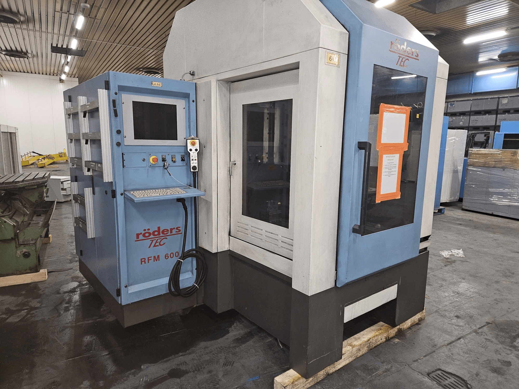 Vista frontale della macchina RÖDERS RFM 600/2