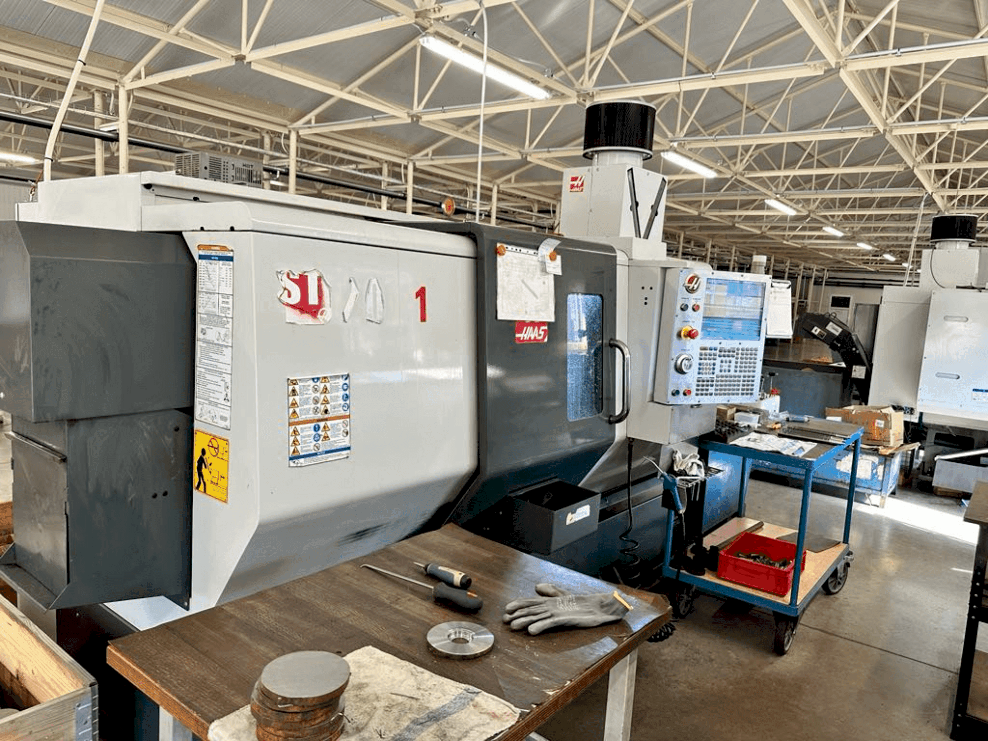 Vista frontale della macchina HAAS ST-20Y