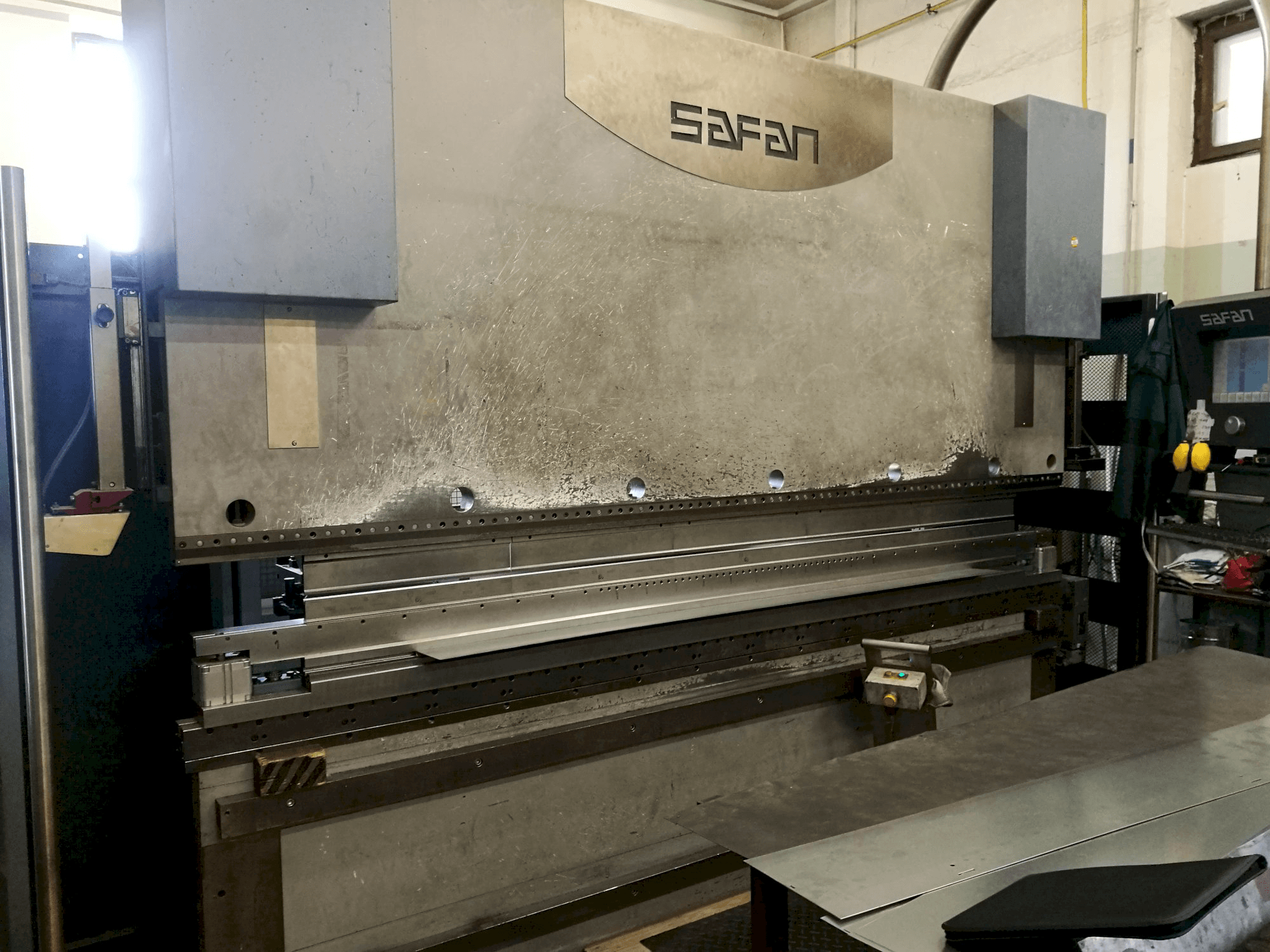 Vista lato sinistro della macchina Safan CNCL-K 120-3100 TS1