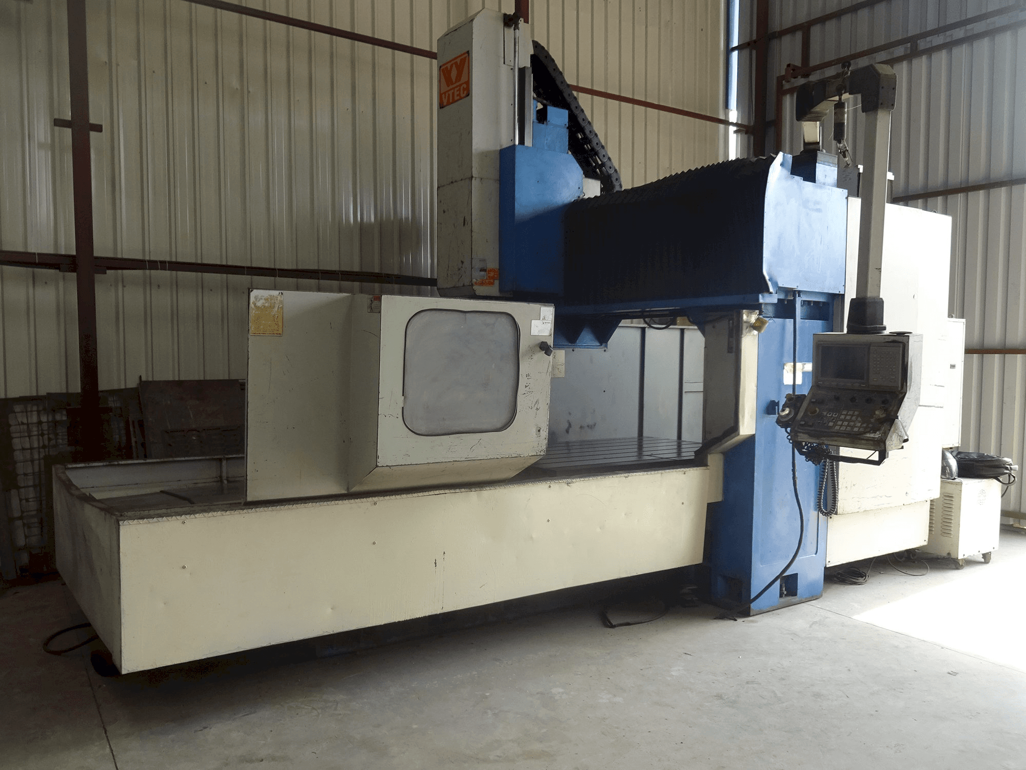 Vista frontale della macchina Vision Wide VB-2015
