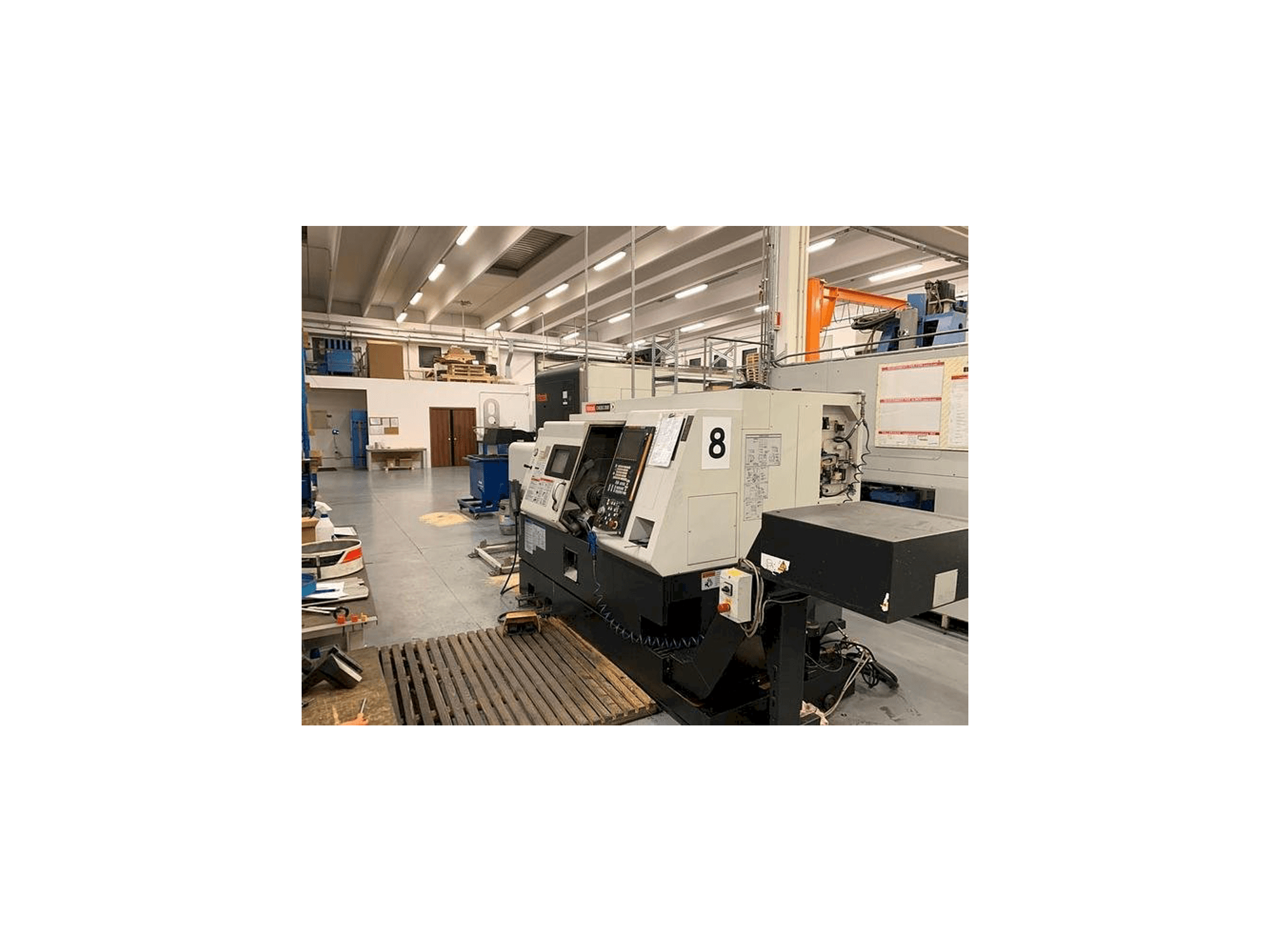 Vista lato destro della macchina Mazak QT NEXUS 200M