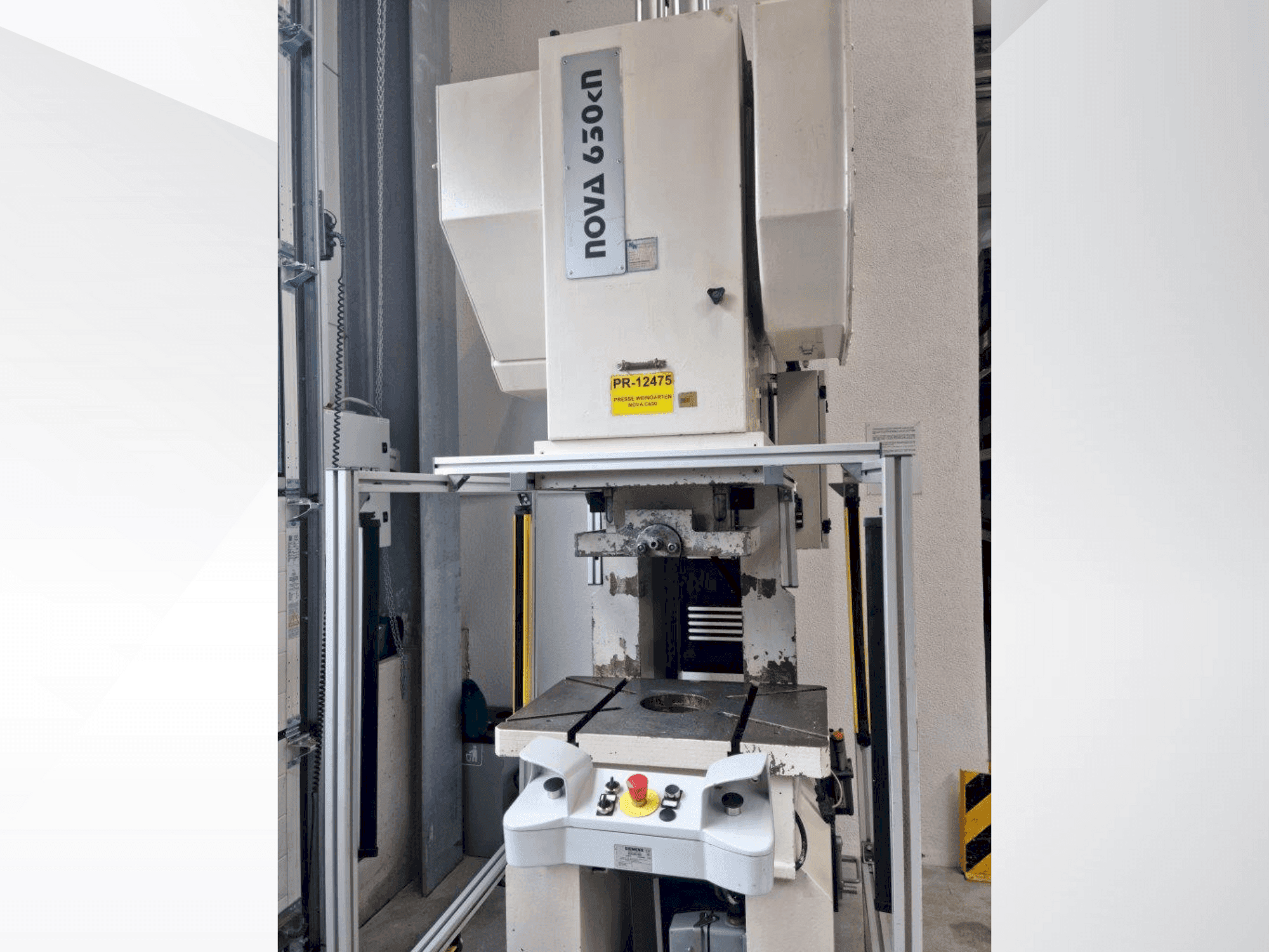 Vista frontale della macchina BEUTLER Nova C630kN