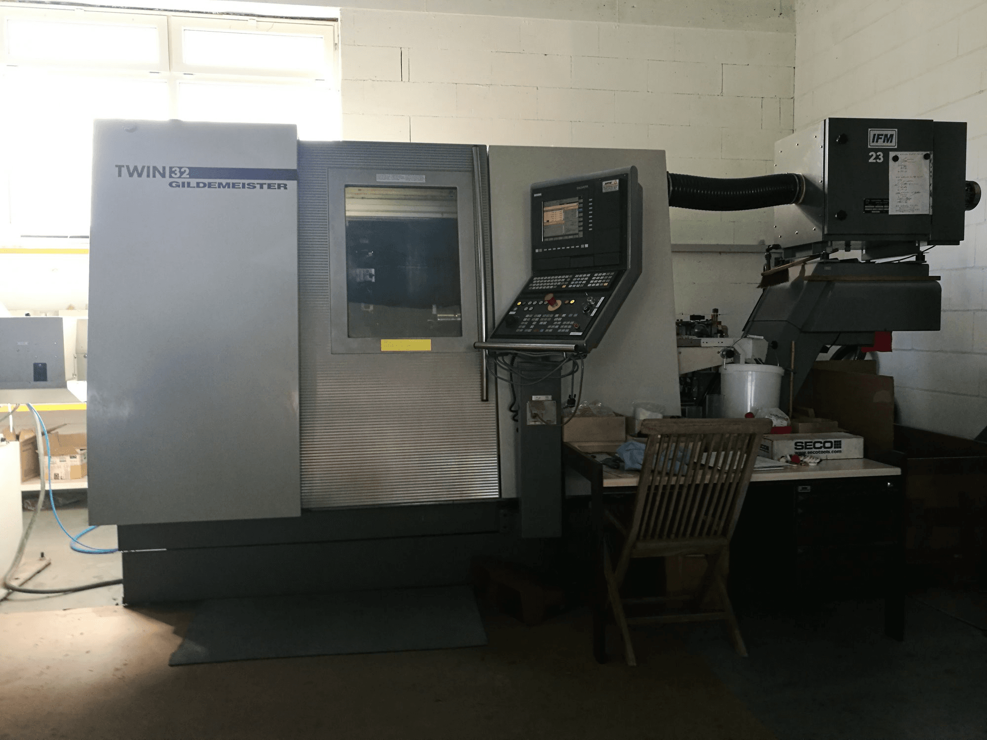 Vista frontale 2 della macchina Gildemeister TWIN 32