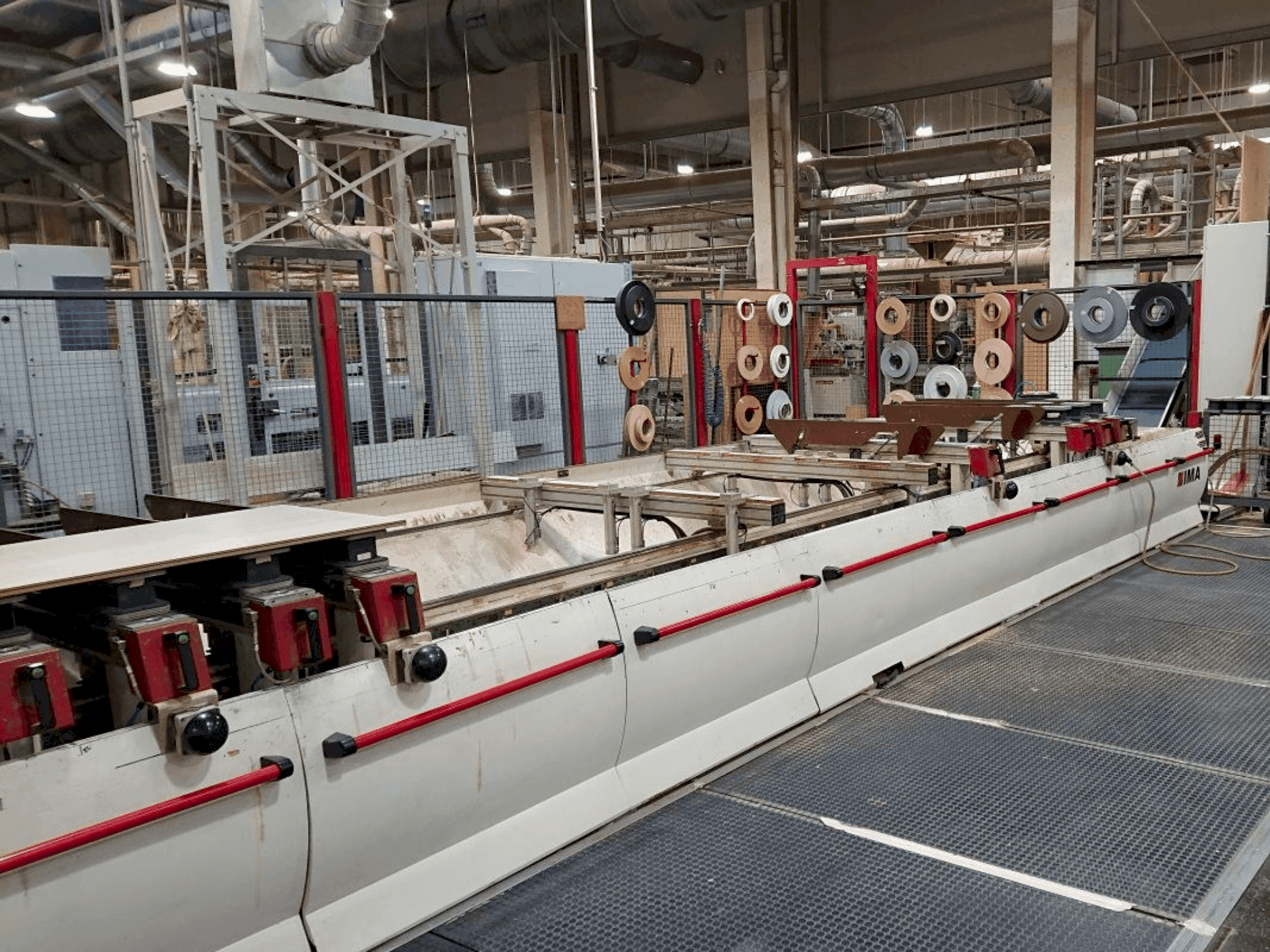 Vista frontale della macchina IMA BIMA 410 / V Typ 140 / 600