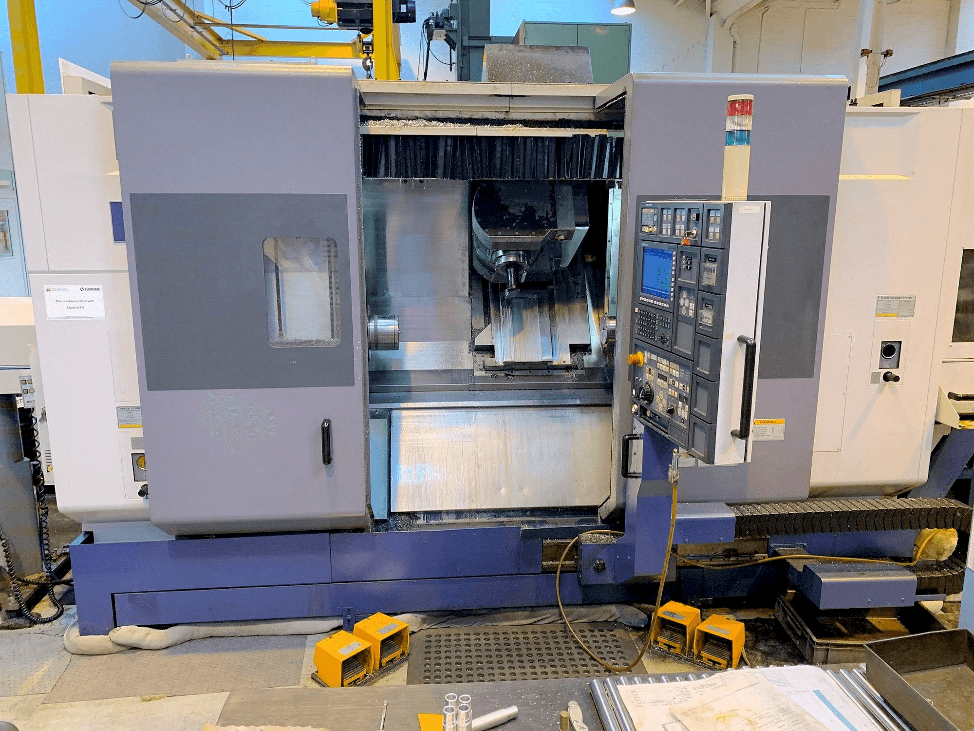 Vista frontale della macchina MORI SEIKI MT2000S