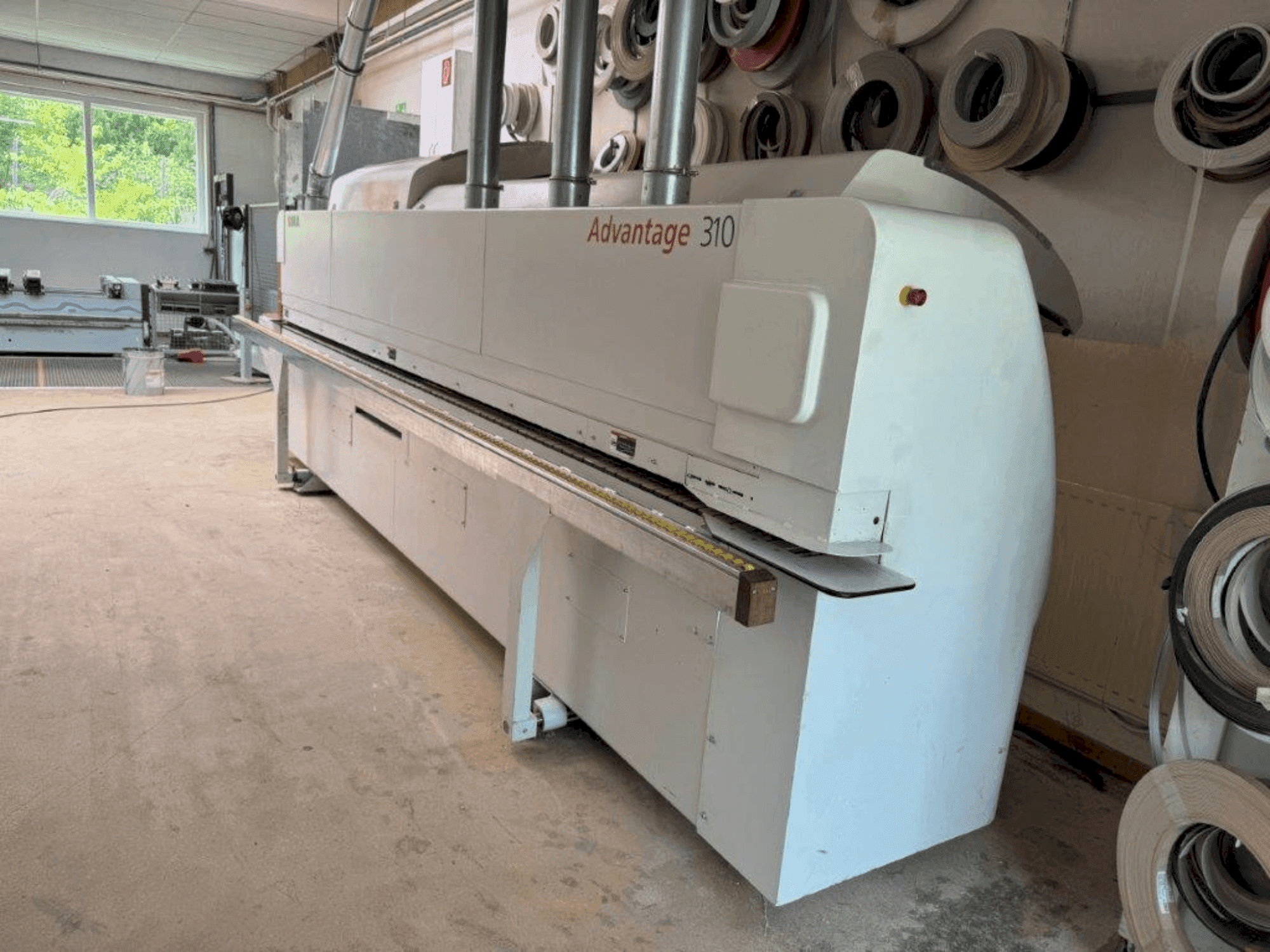 Vista frontale della macchina IMA ADVANTAGE 310