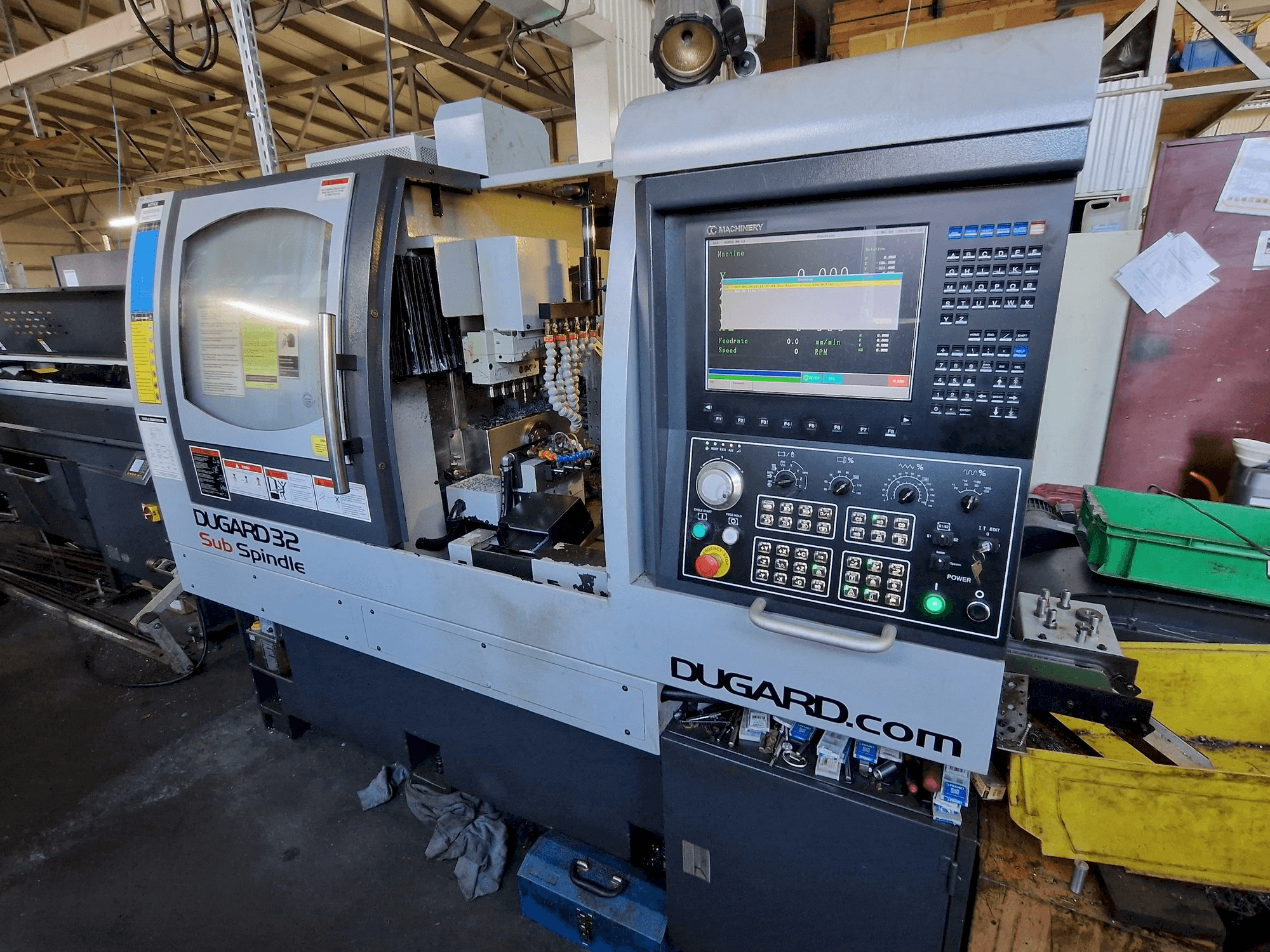 Vista frontale della macchina Dugard 32 Sub Spindle