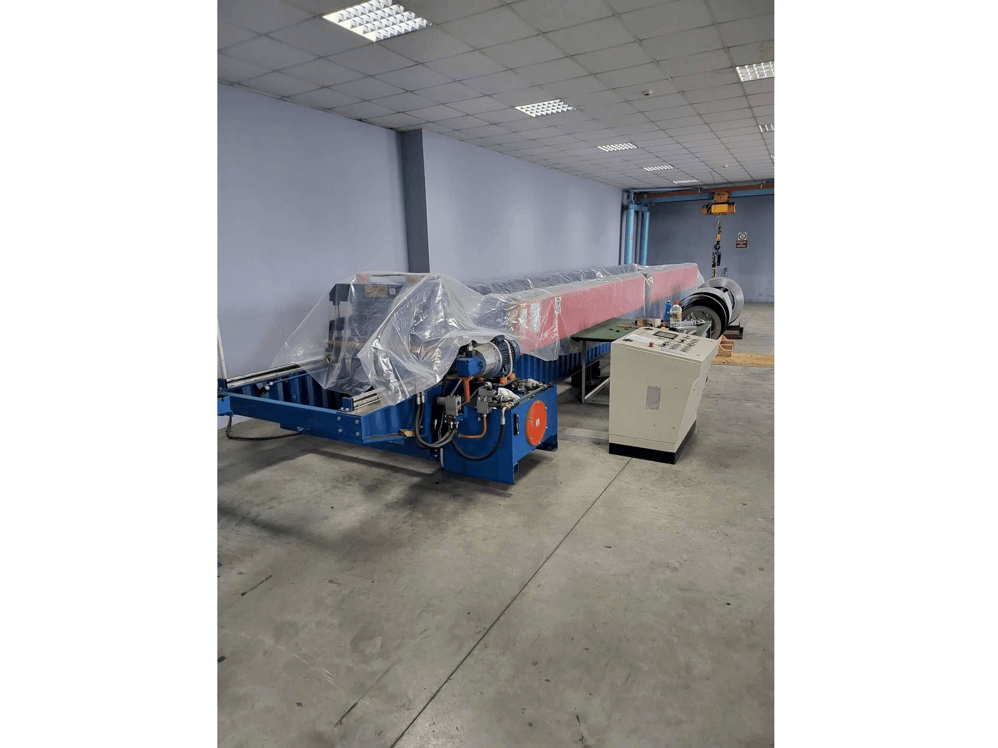 Vista frontale della macchina ZEMAN TR 20/130