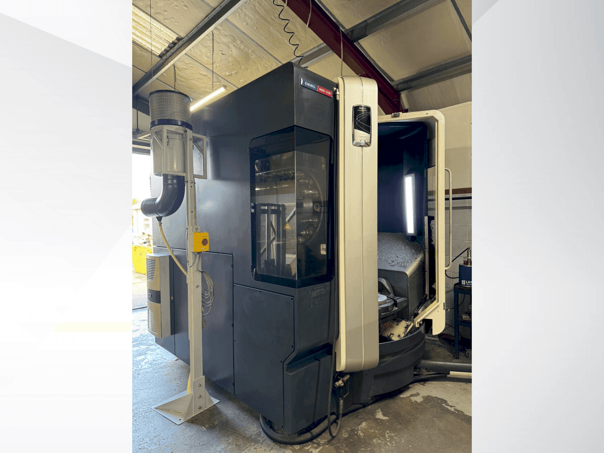 Vista frontale della macchina DMG MORI DMU 75 Monoblock