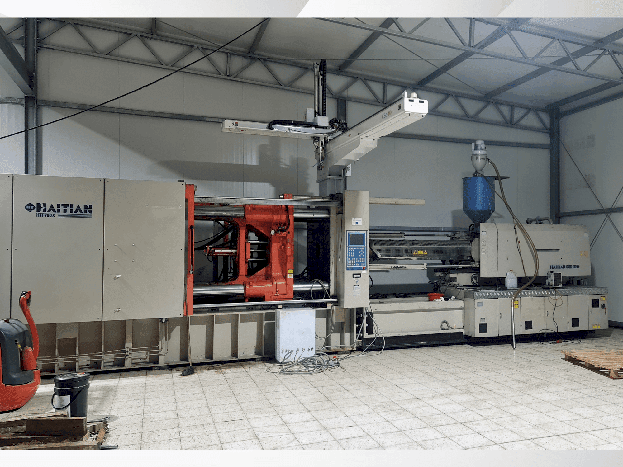 Vista frontale della macchina HAITIAN HTF 780x