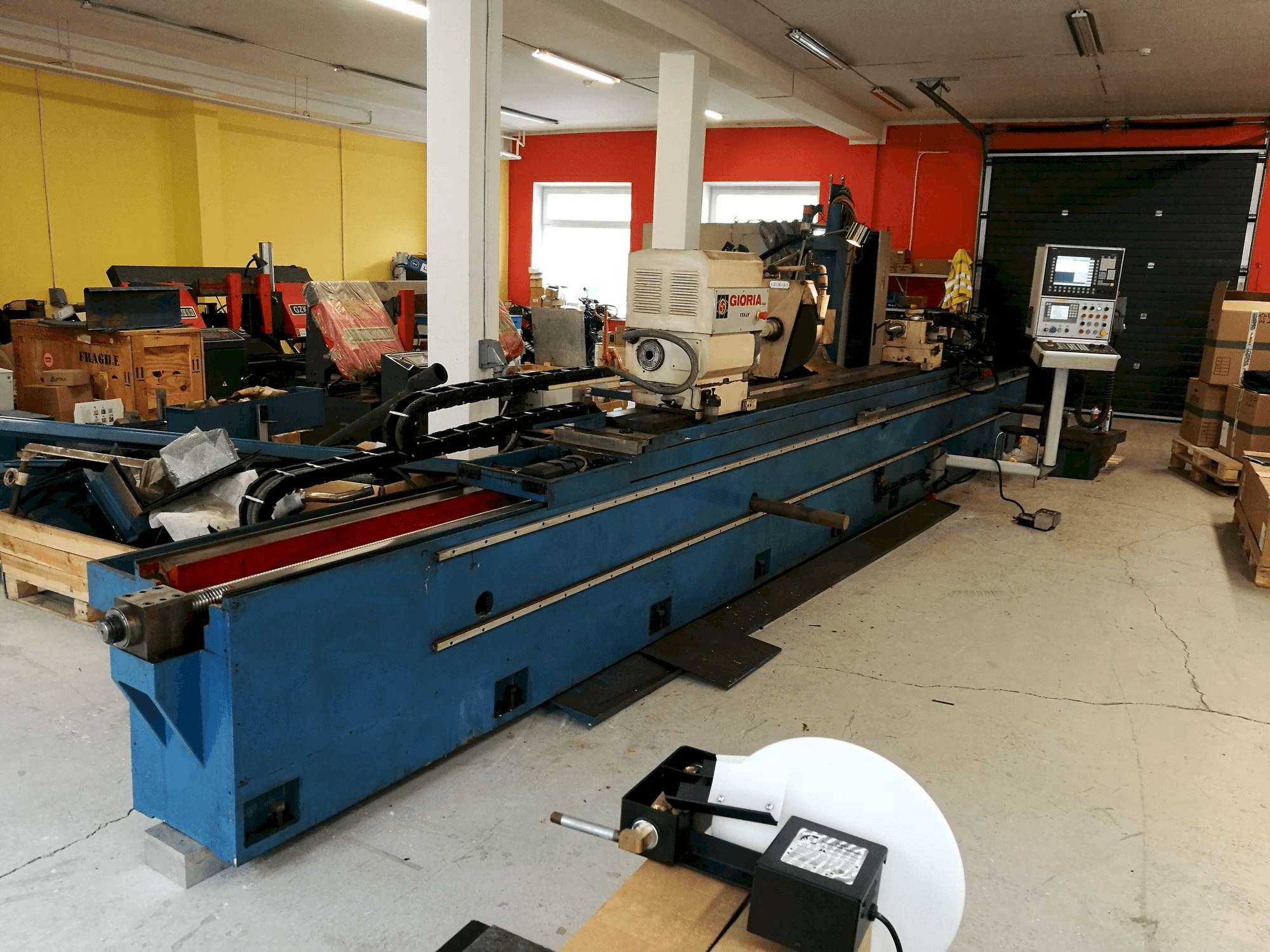 Vista frontale della macchina Gioria RU / PN 3500 CNC