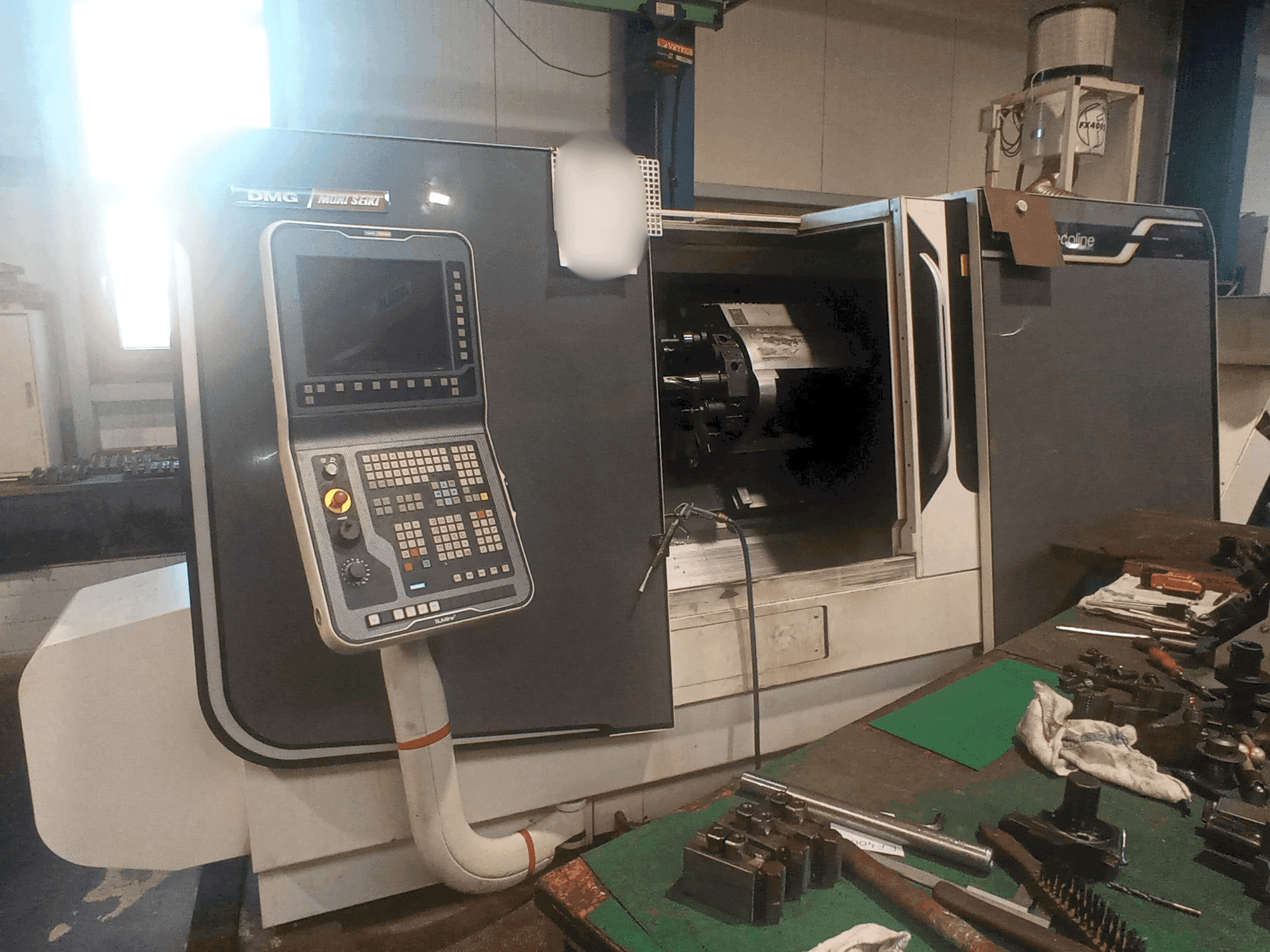 Vista frontale della macchina DMG Mori Seiki CTX 510 ecoline