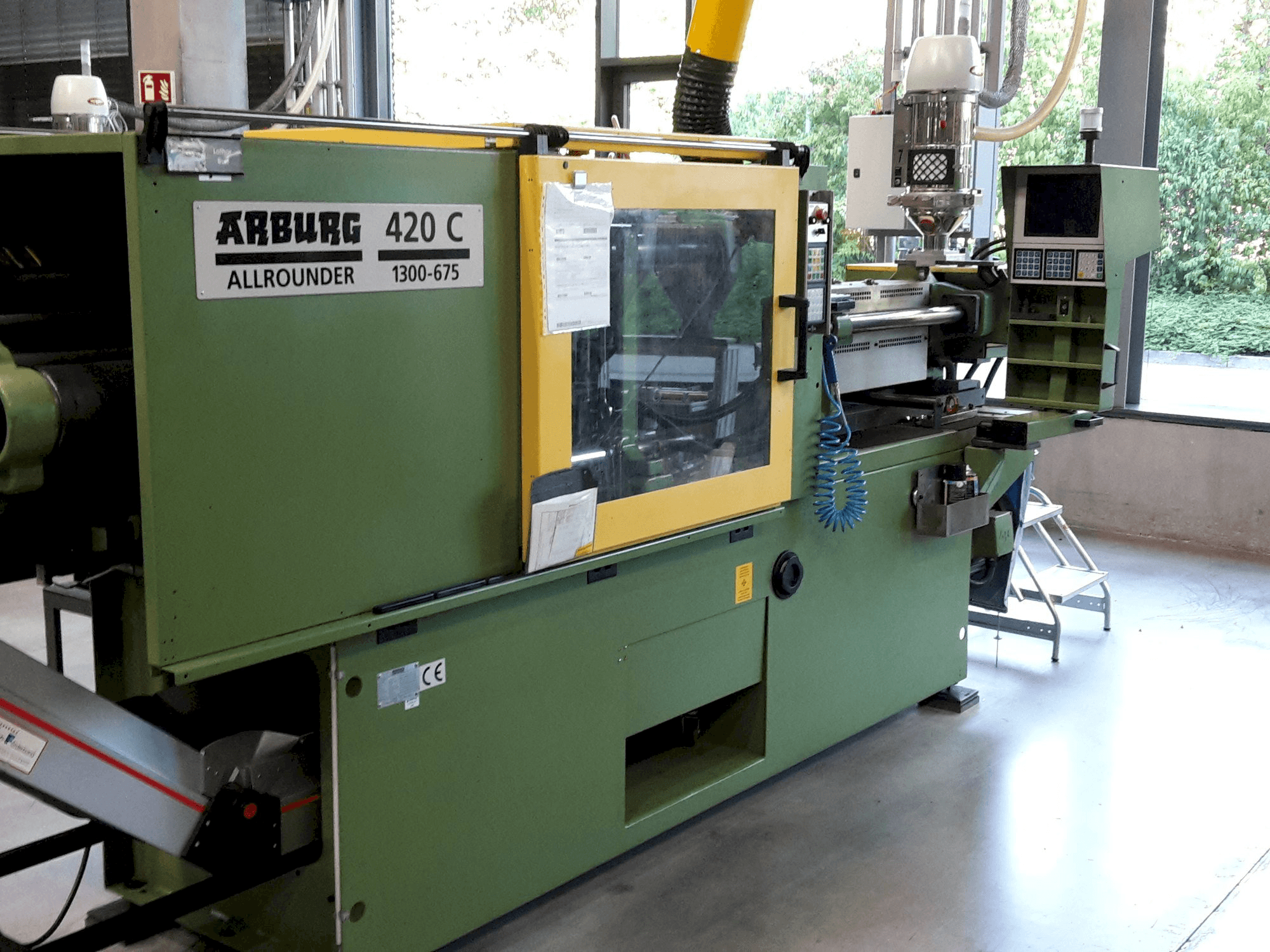 Vista frontale della macchina Arburg Allrounder 420 C 1300 - 675
